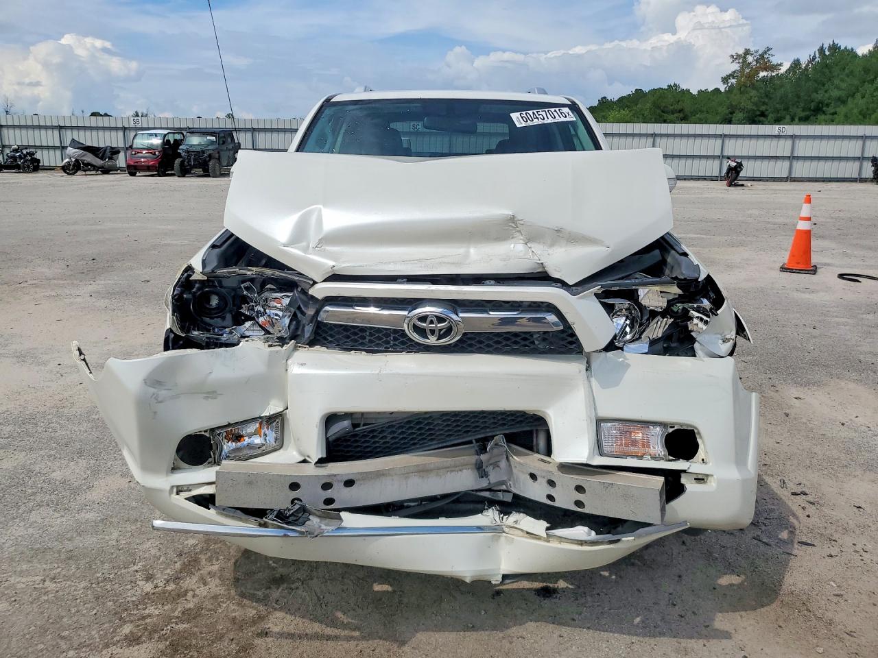 2010 Toyota 4runner Sr5 Белый vin: JTEZU5JR7A5002009
