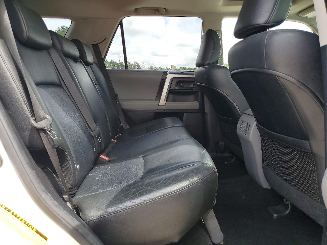 2010 Toyota 4runner Sr5 Белый vin: JTEZU5JR7A5002009