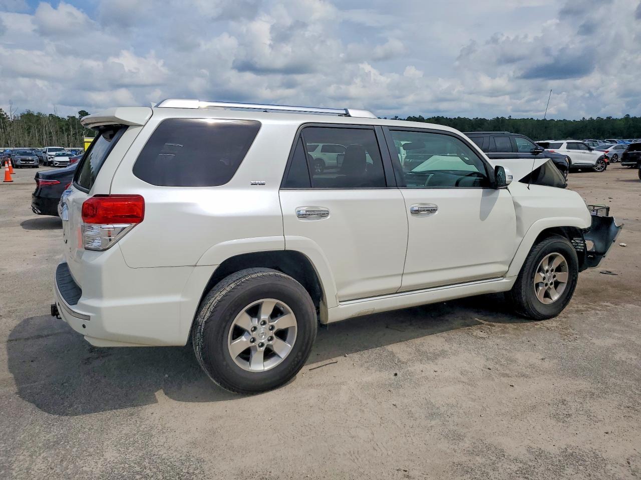 2010 Toyota 4runner Sr5 Белый vin: JTEZU5JR7A5002009