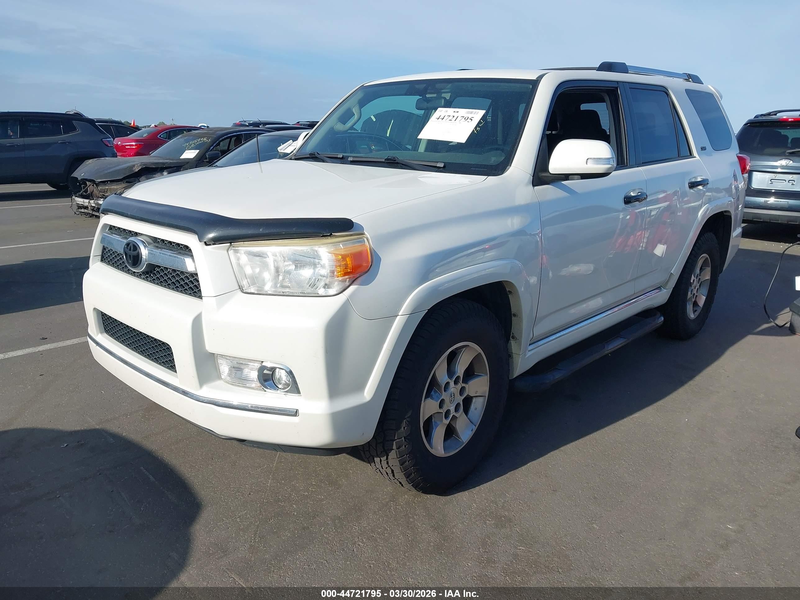 2011 Toyota 4runner Sr5 V6 White vin: JTEZU5JR7B5026909