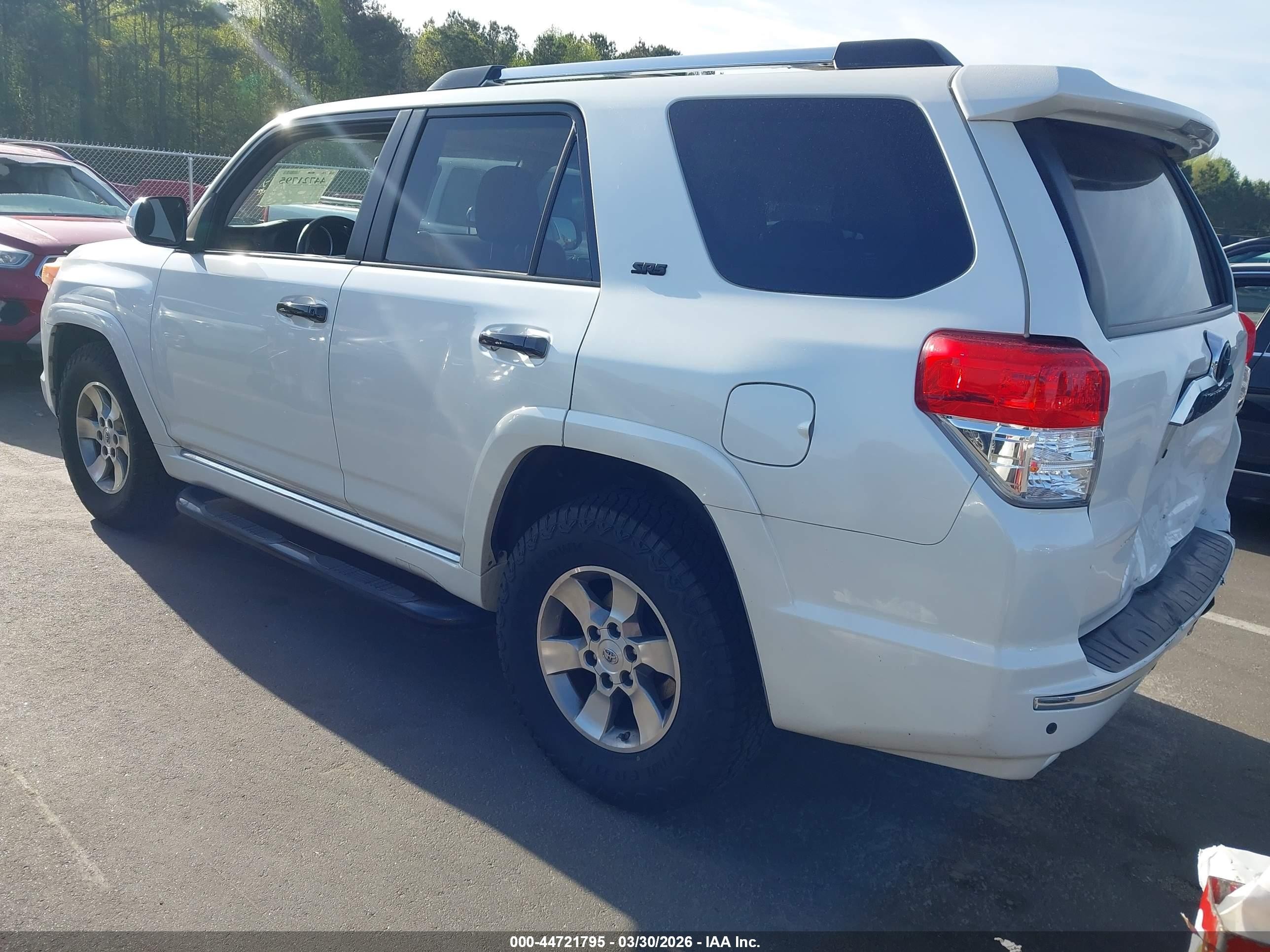 2011 Toyota 4runner Sr5 V6 White vin: JTEZU5JR7B5026909