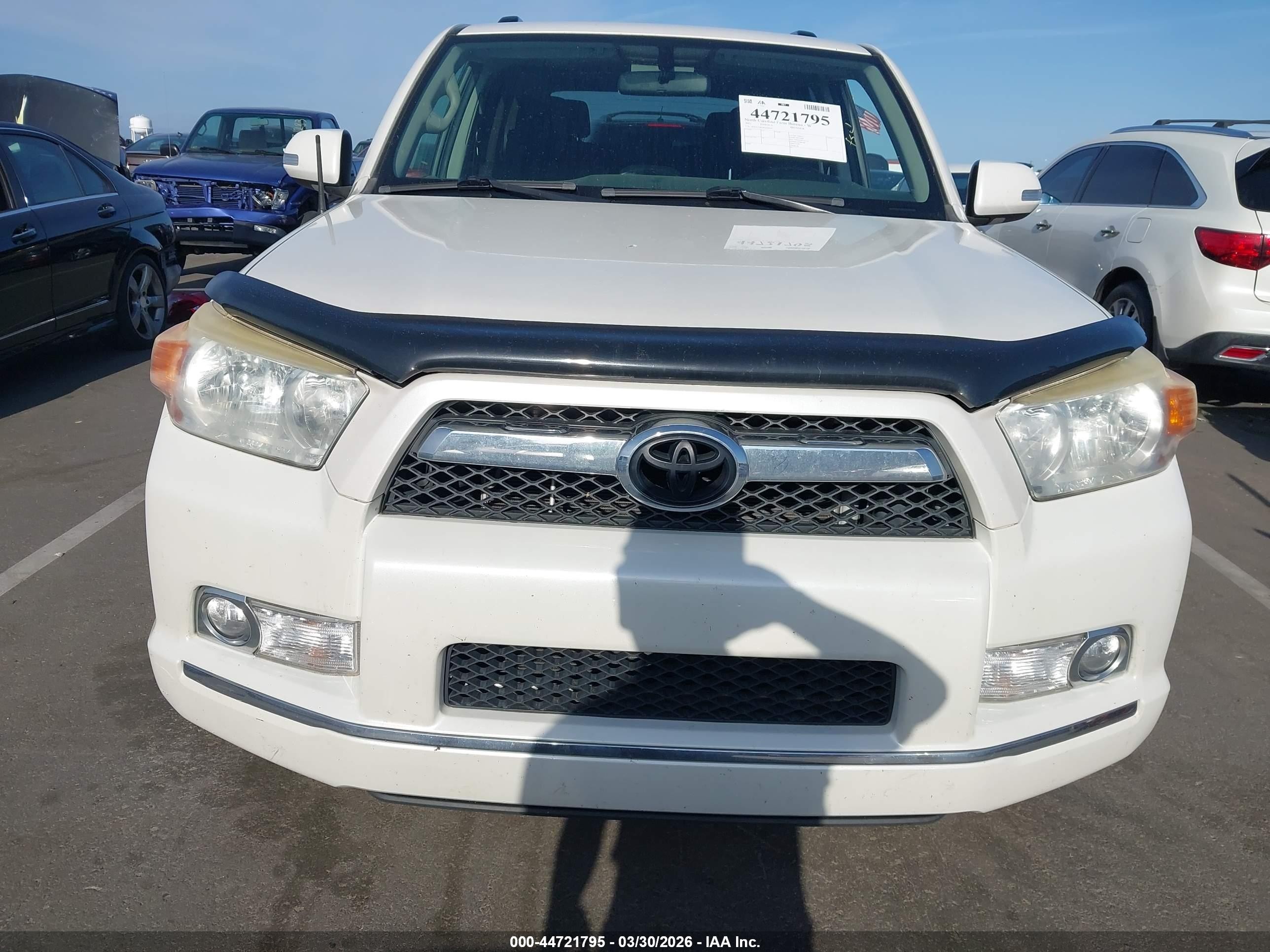 2011 Toyota 4runner Sr5 V6 White vin: JTEZU5JR7B5026909