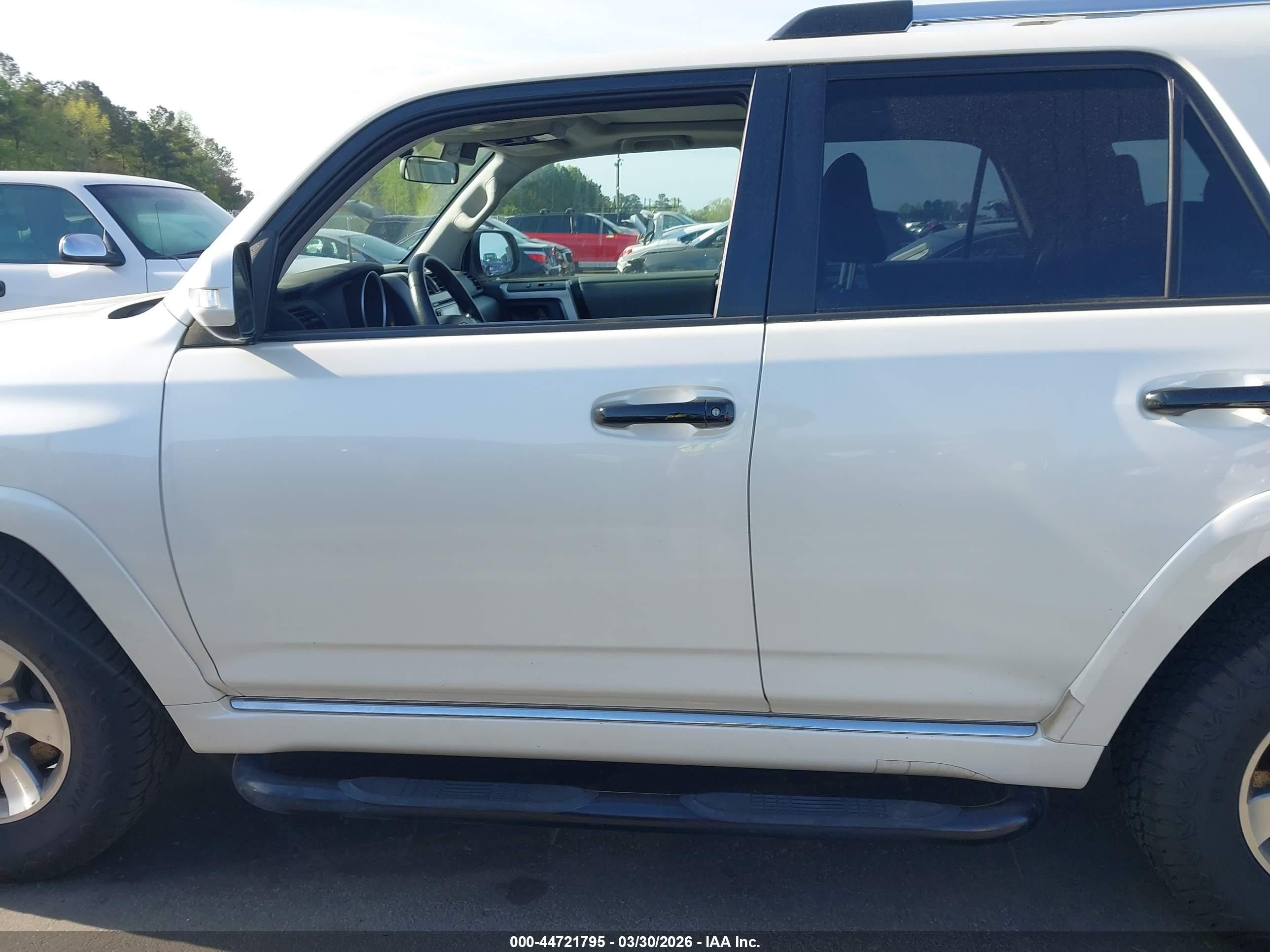 2011 Toyota 4runner Sr5 V6 White vin: JTEZU5JR7B5026909
