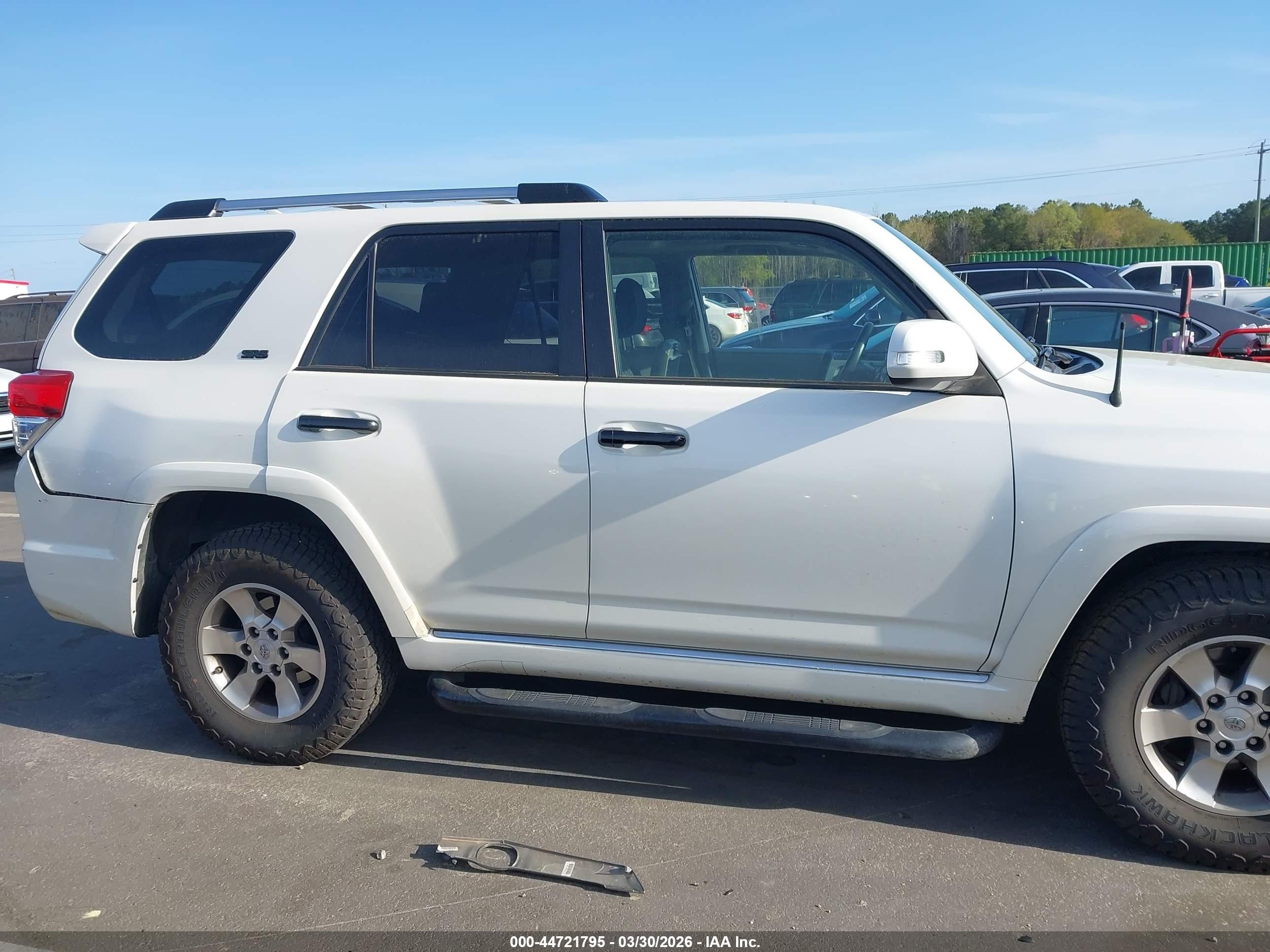 2011 Toyota 4runner Sr5 V6 White vin: JTEZU5JR7B5026909