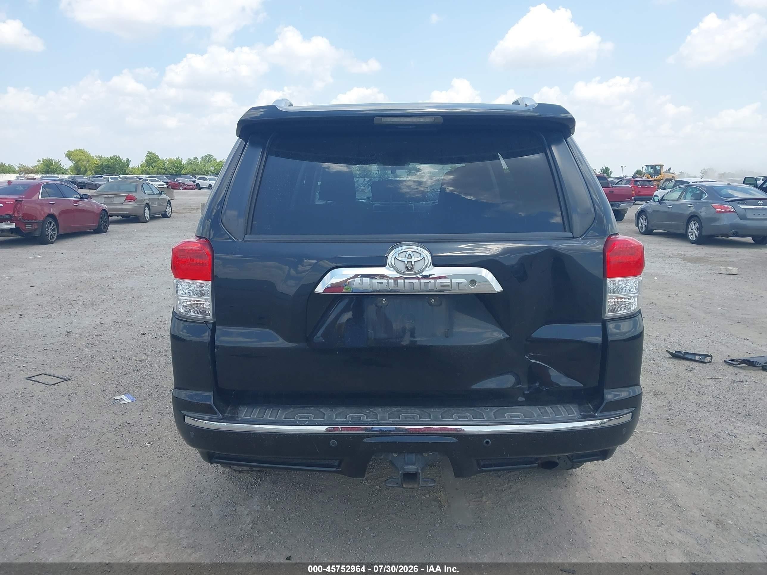2011 Toyota 4runner Sr5 V6 Серый vin: JTEZU5JR7B5027476