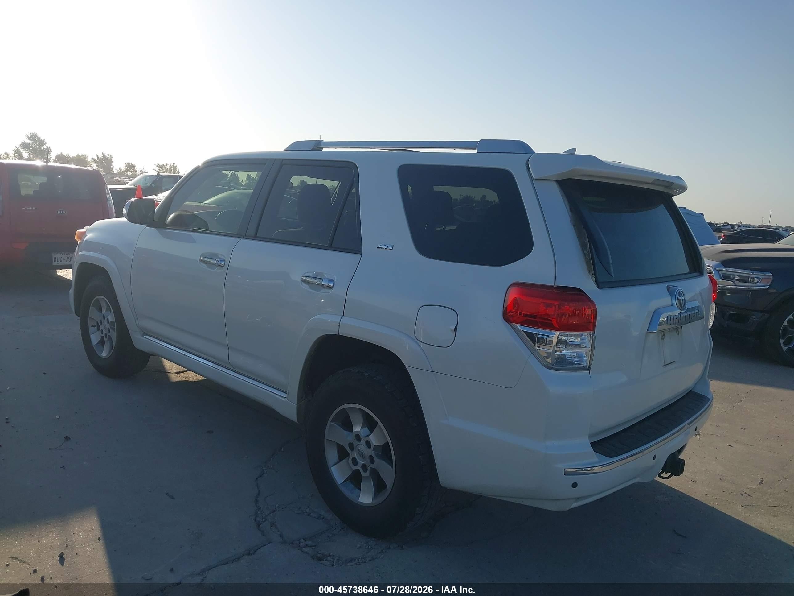 2013 Toyota 4runner Sr5 White vin: JTEZU5JR7D5051750