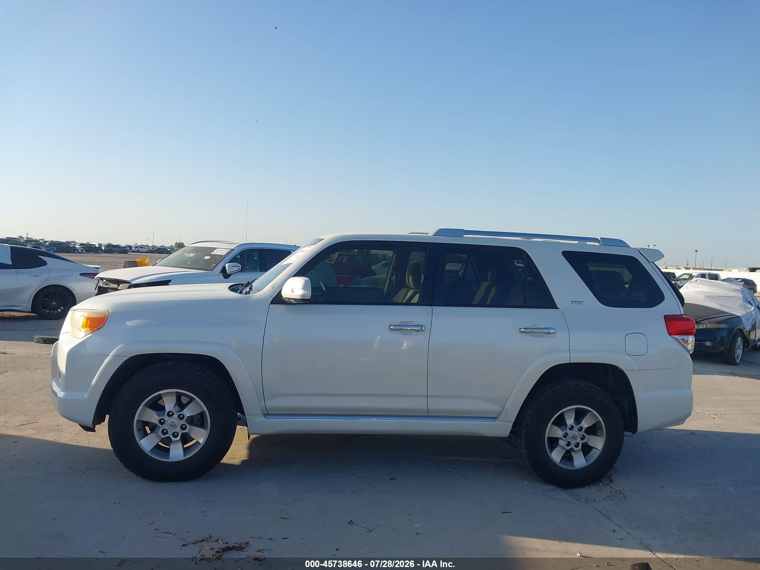 2013 Toyota 4runner Sr5 White vin: JTEZU5JR7D5051750