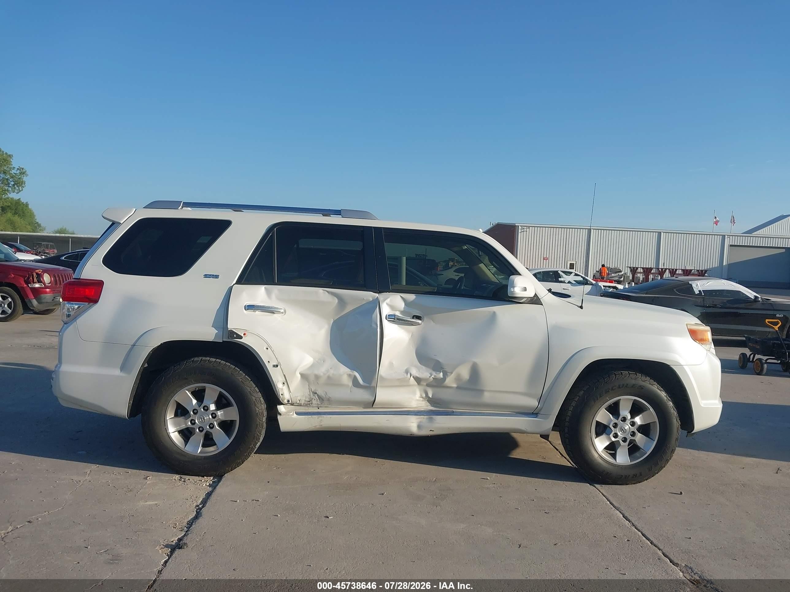 2013 Toyota 4runner Sr5 White vin: JTEZU5JR7D5051750