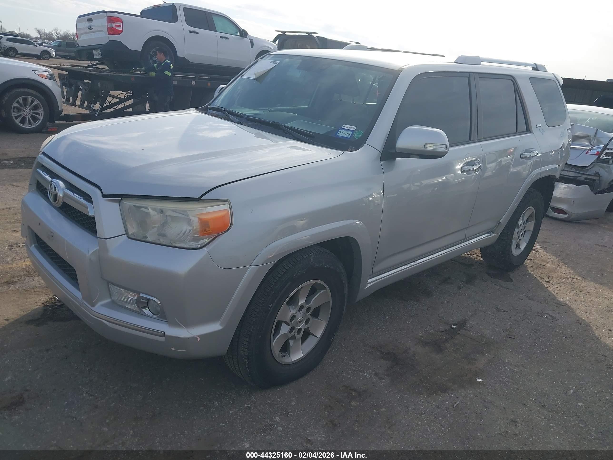 2013 Toyota 4runner Sr5 Серебряный vin: JTEZU5JR7D5057998