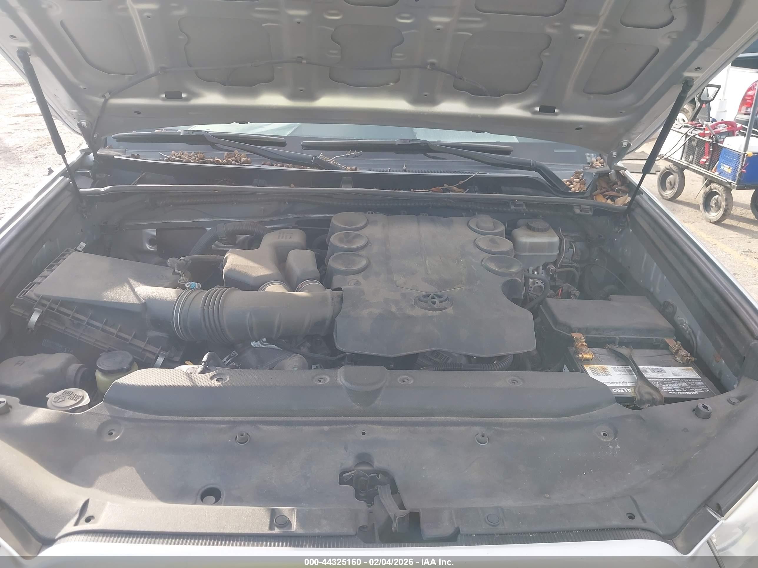 2013 Toyota 4runner Sr5 Серебряный vin: JTEZU5JR7D5057998