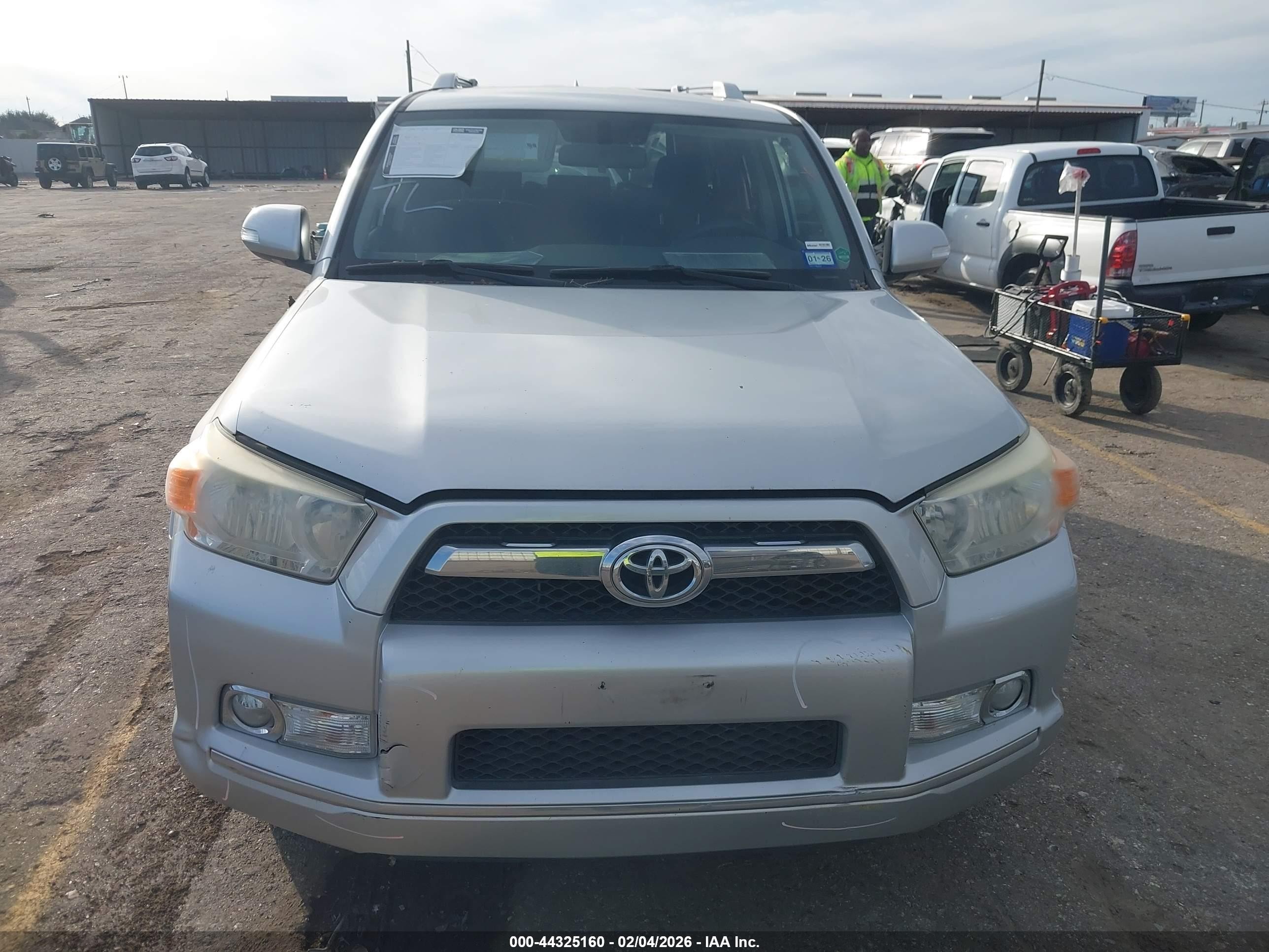 2013 Toyota 4runner Sr5 Серебряный vin: JTEZU5JR7D5057998