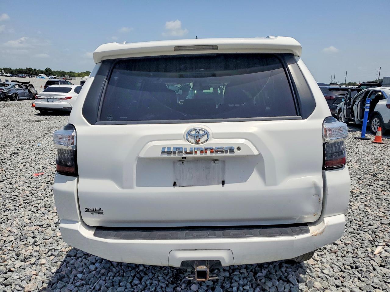 2014 Toyota 4runner Sr5 White vin: JTEZU5JR7E5077752