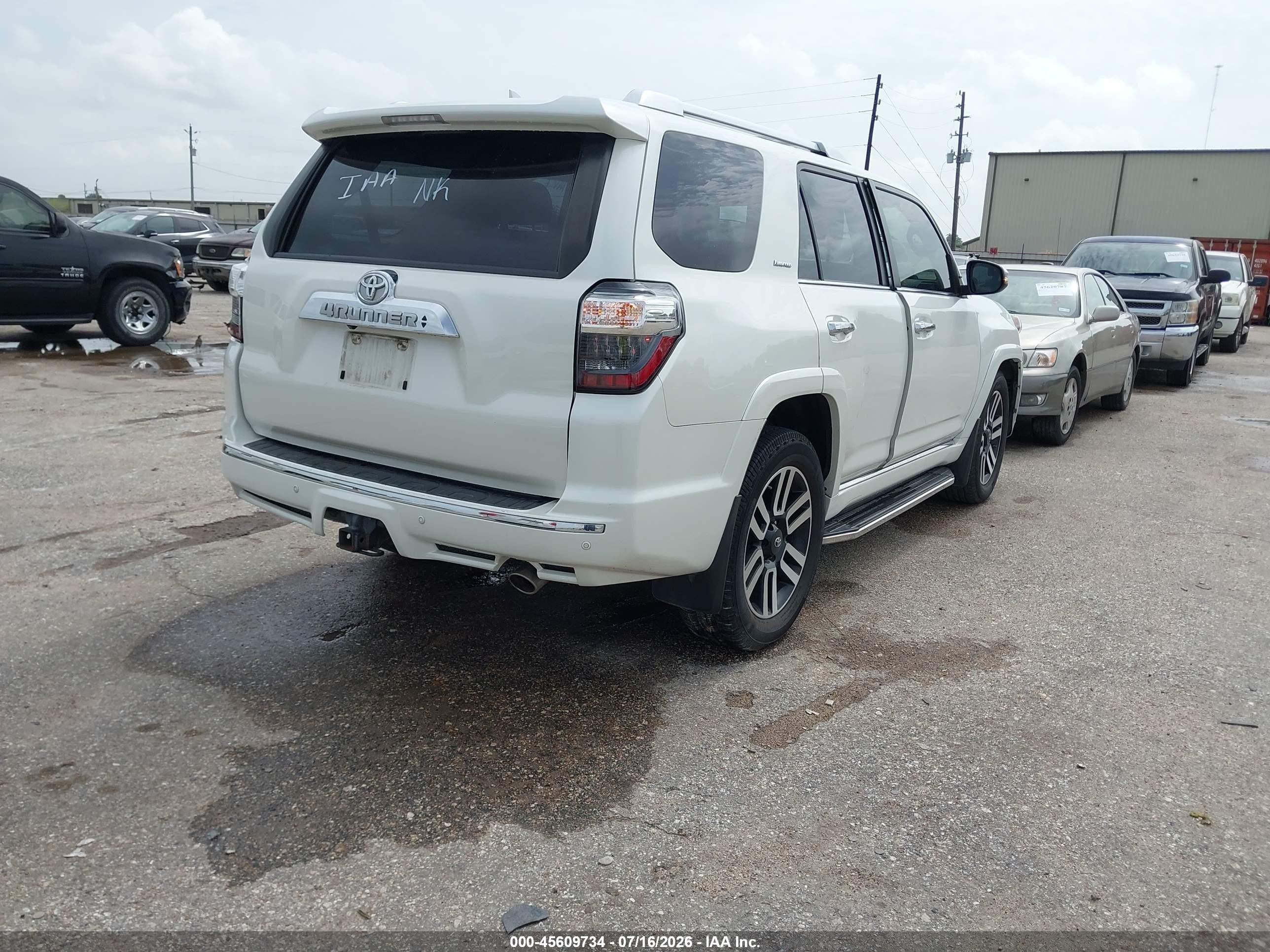 2015 Toyota 4runner Limited White vin: JTEZU5JR7F5108659