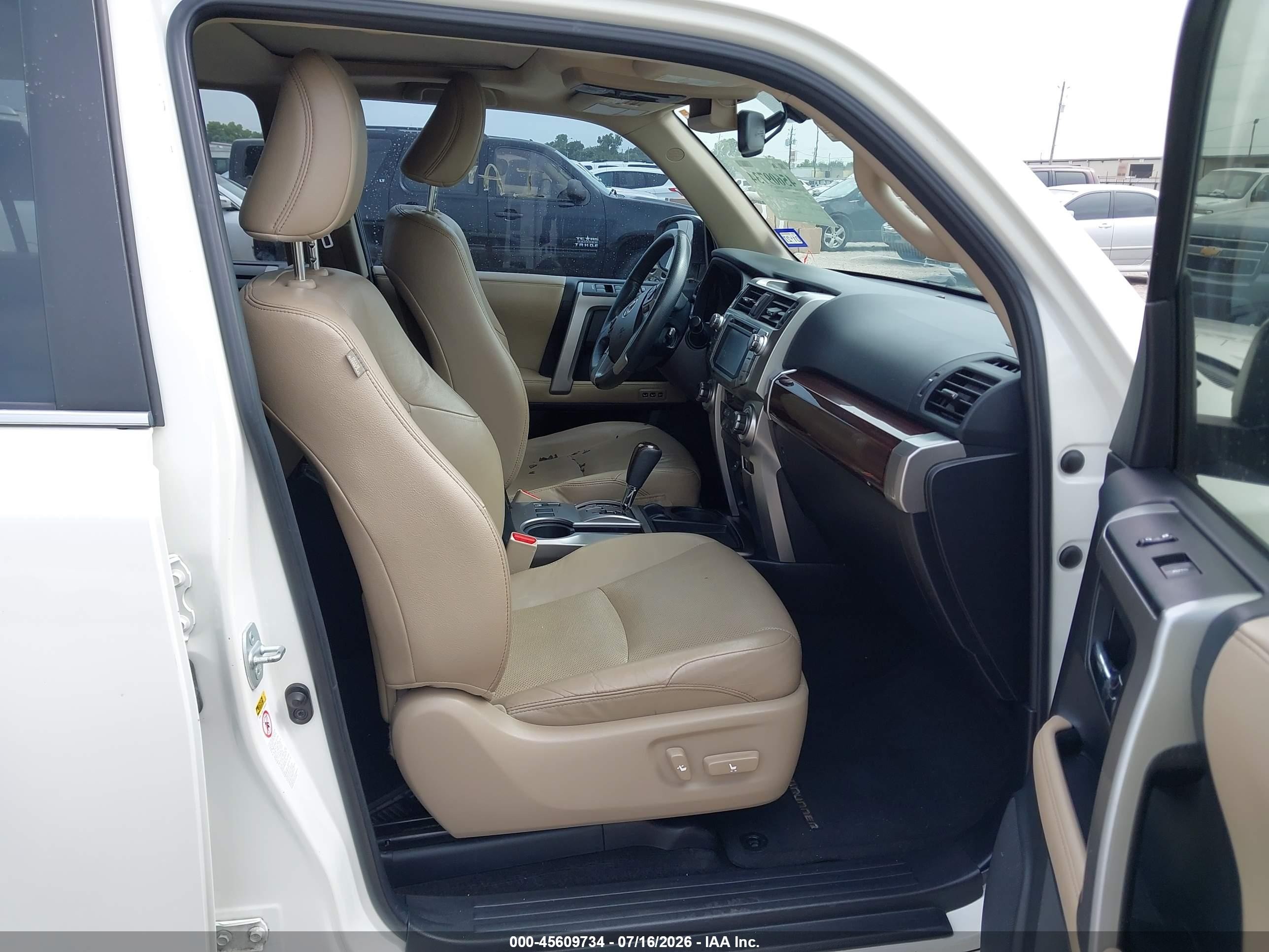 2015 Toyota 4runner Limited White vin: JTEZU5JR7F5108659
