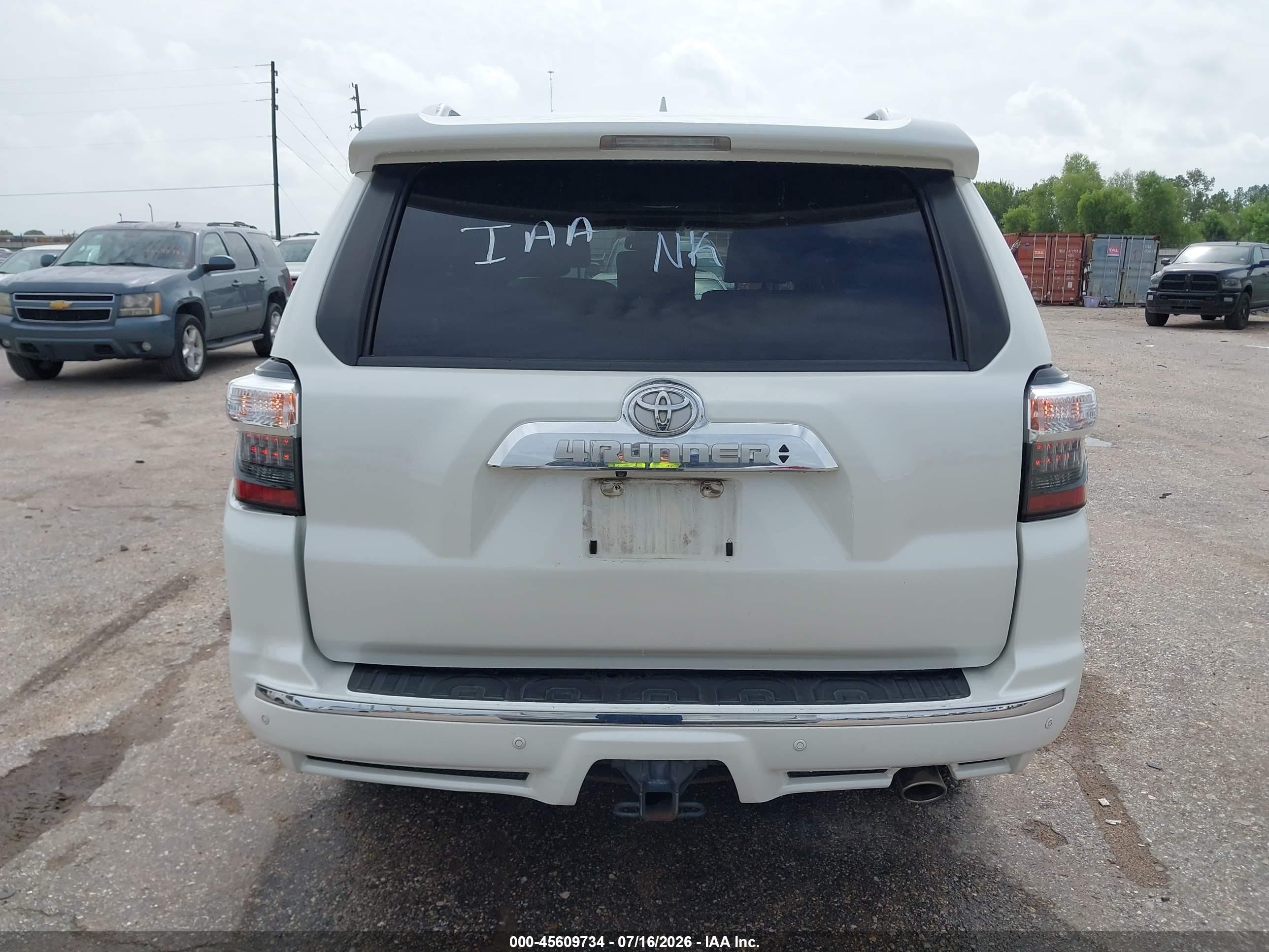 2015 Toyota 4runner Limited White vin: JTEZU5JR7F5108659