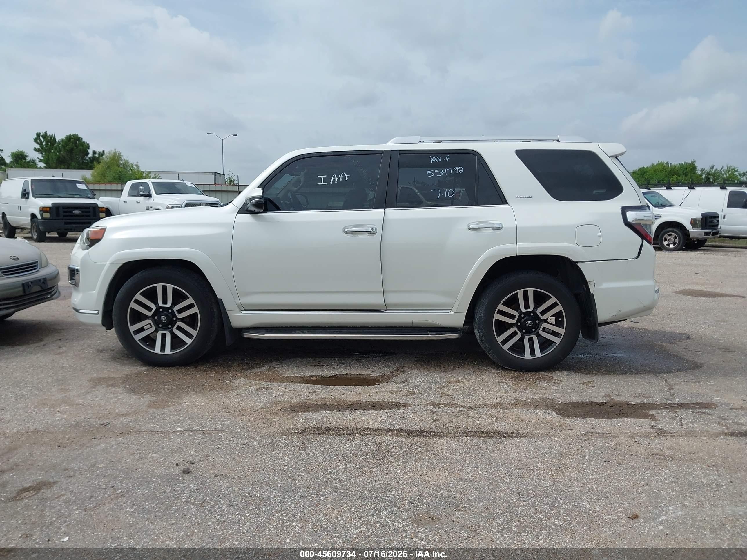 2015 Toyota 4runner Limited White vin: JTEZU5JR7F5108659