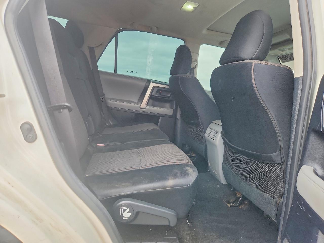 2011 Toyota 4runner Sr5 White vin: JTEZU5JR8B5018317