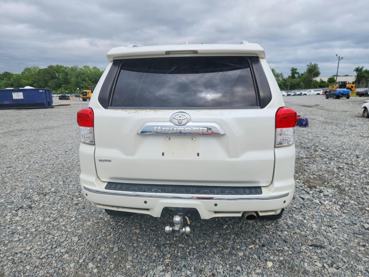 2011 Toyota 4runner Sr5 White vin: JTEZU5JR8B5018317