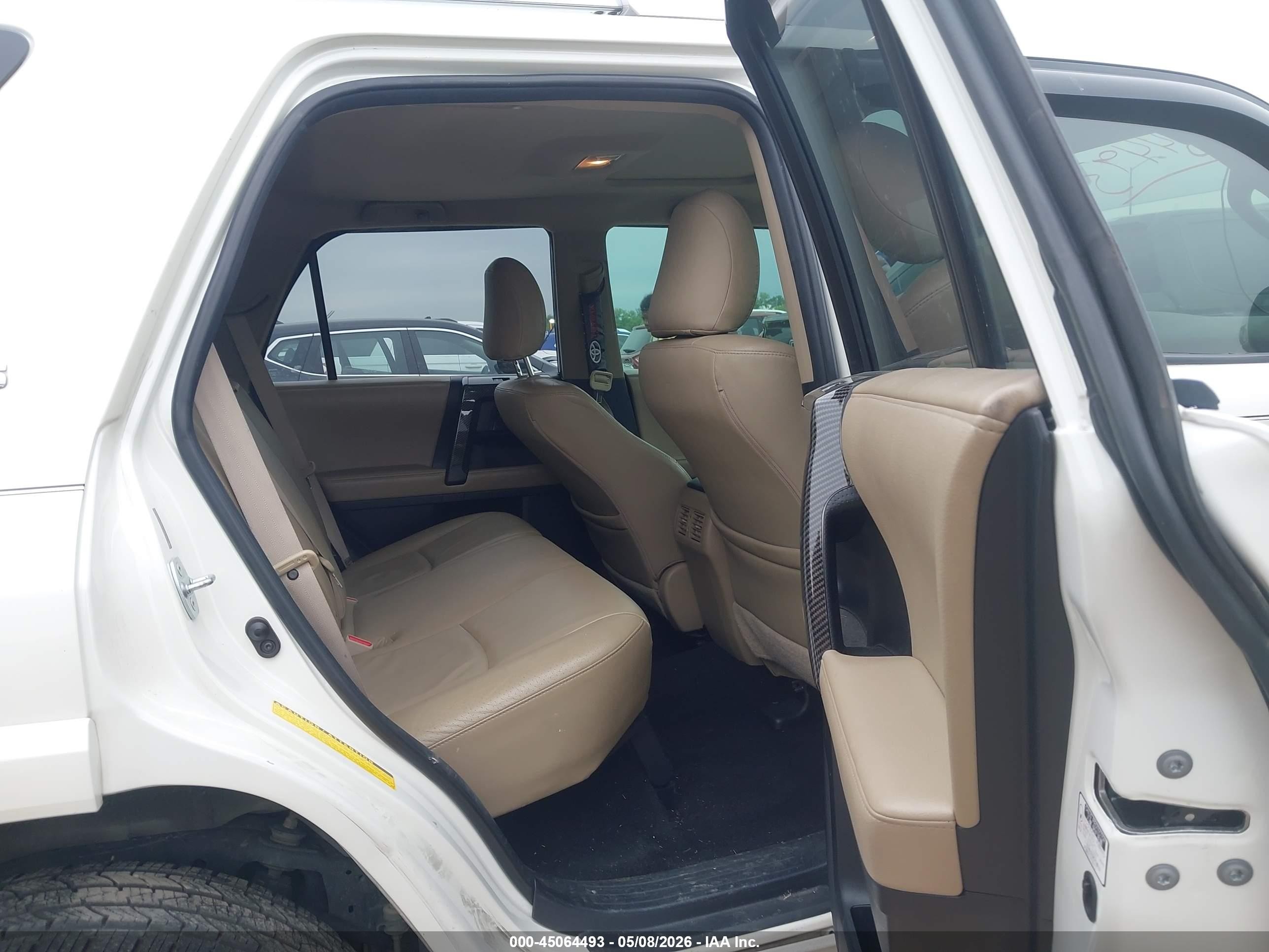 2011 Toyota 4runner Sr5 V6 Белый vin: JTEZU5JR8B5029186
