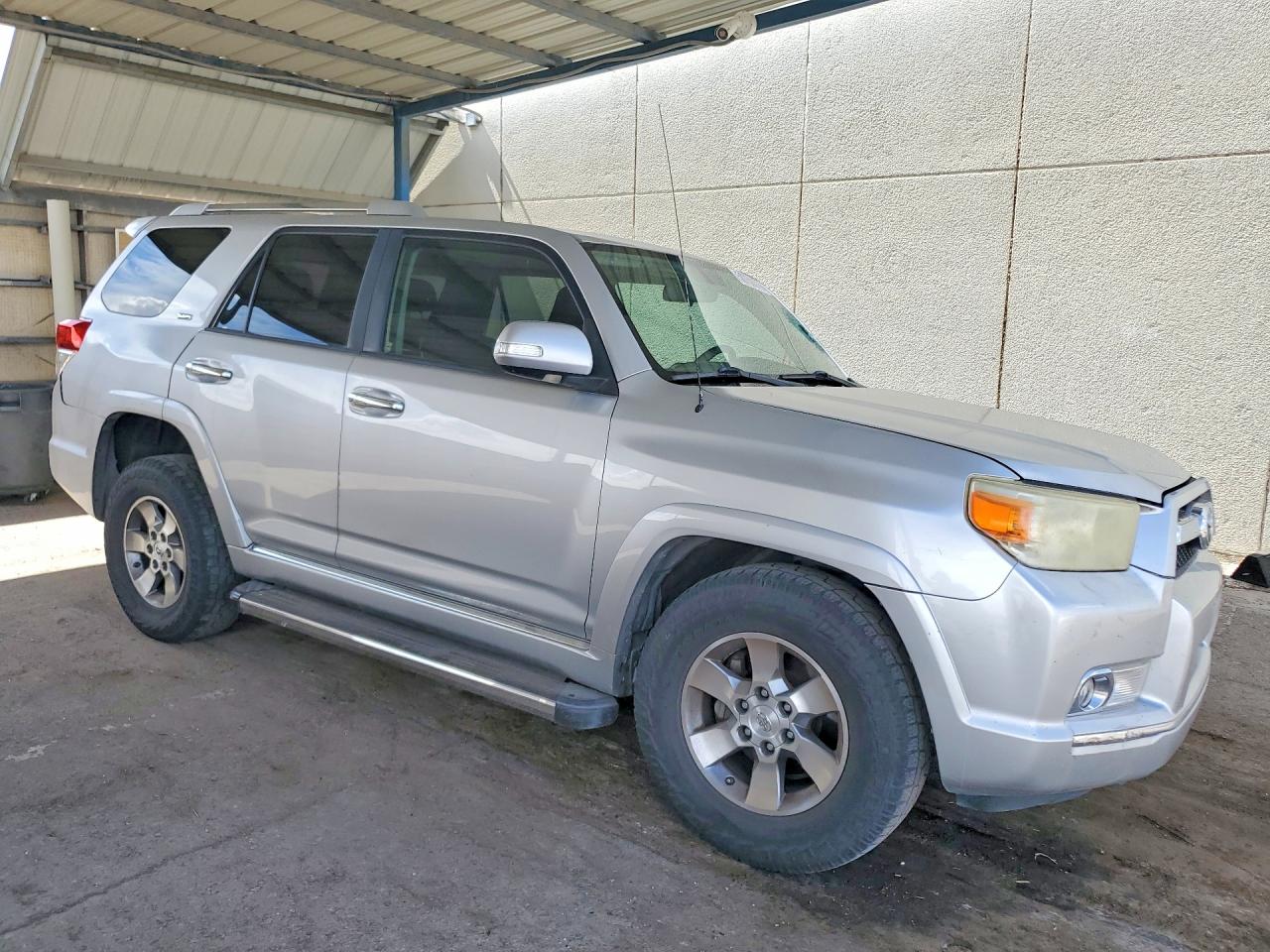 2011 Toyota 4runner Sr5 Серебряный vin: JTEZU5JR8B5031147