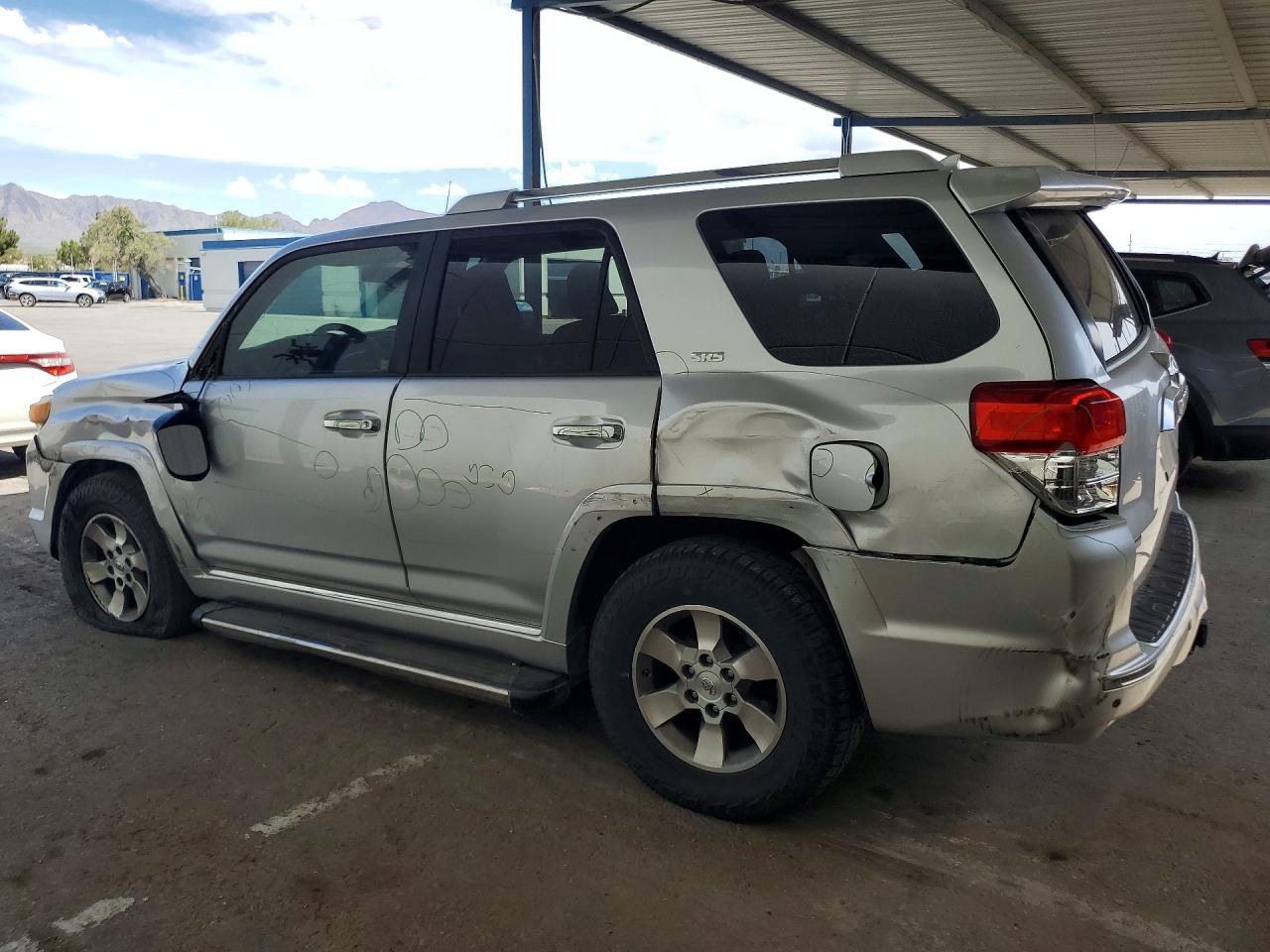 2011 Toyota 4runner Sr5 Серебряный vin: JTEZU5JR8B5031147