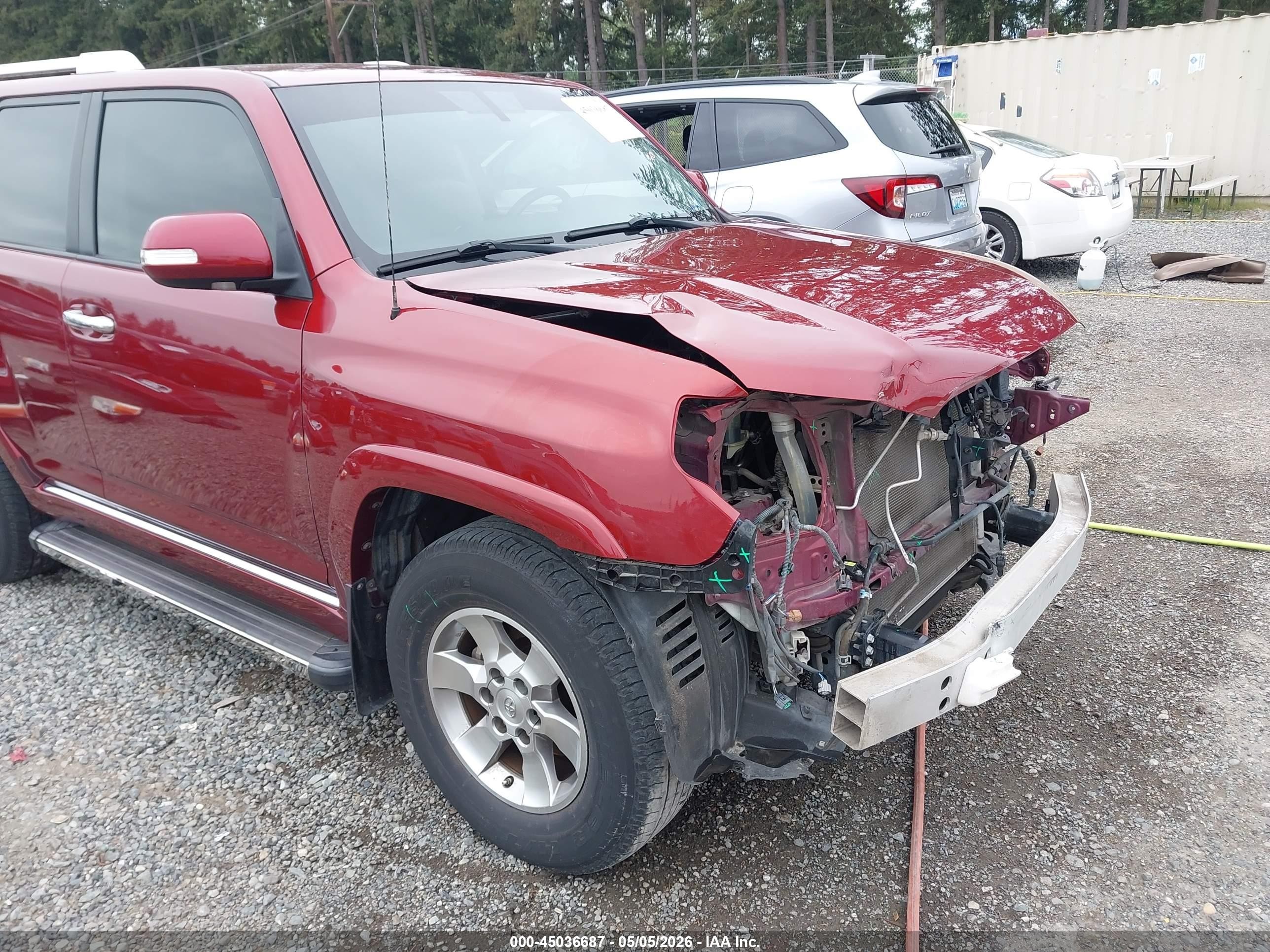 2012 Toyota 4runner Sr5 Red vin: JTEZU5JR8C5038696