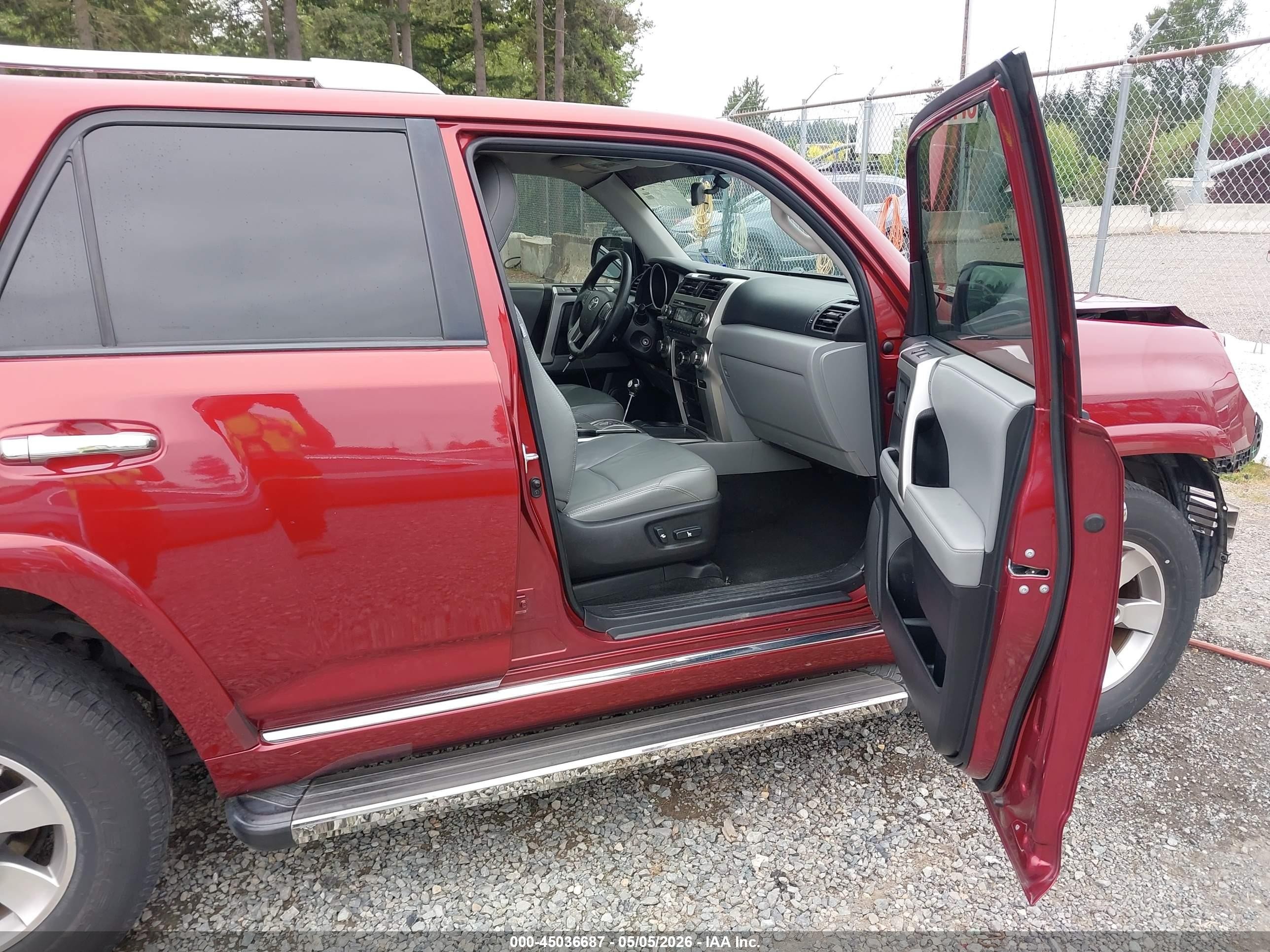 2012 Toyota 4runner Sr5 Red vin: JTEZU5JR8C5038696