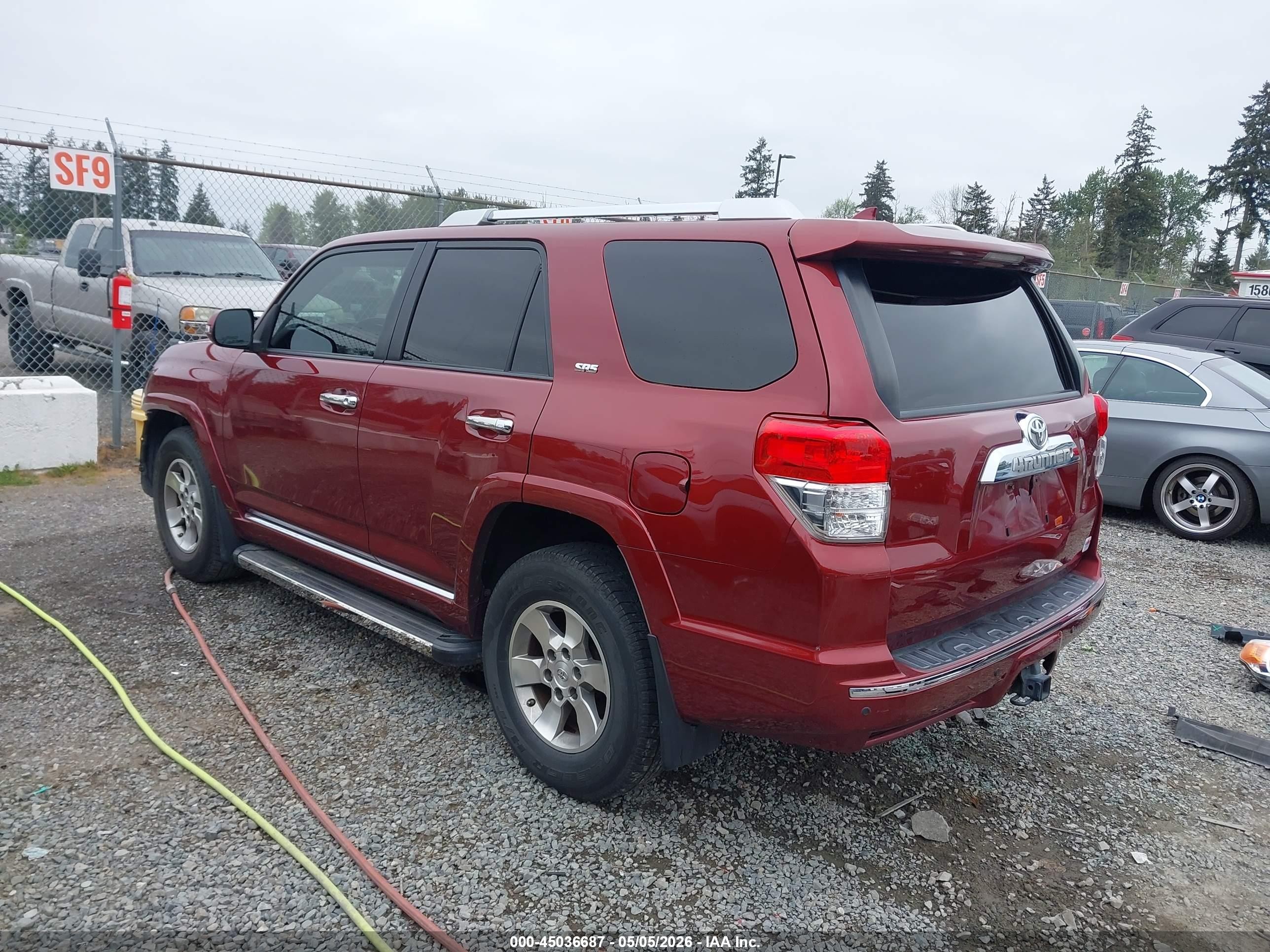 2012 Toyota 4runner Sr5 Red vin: JTEZU5JR8C5038696