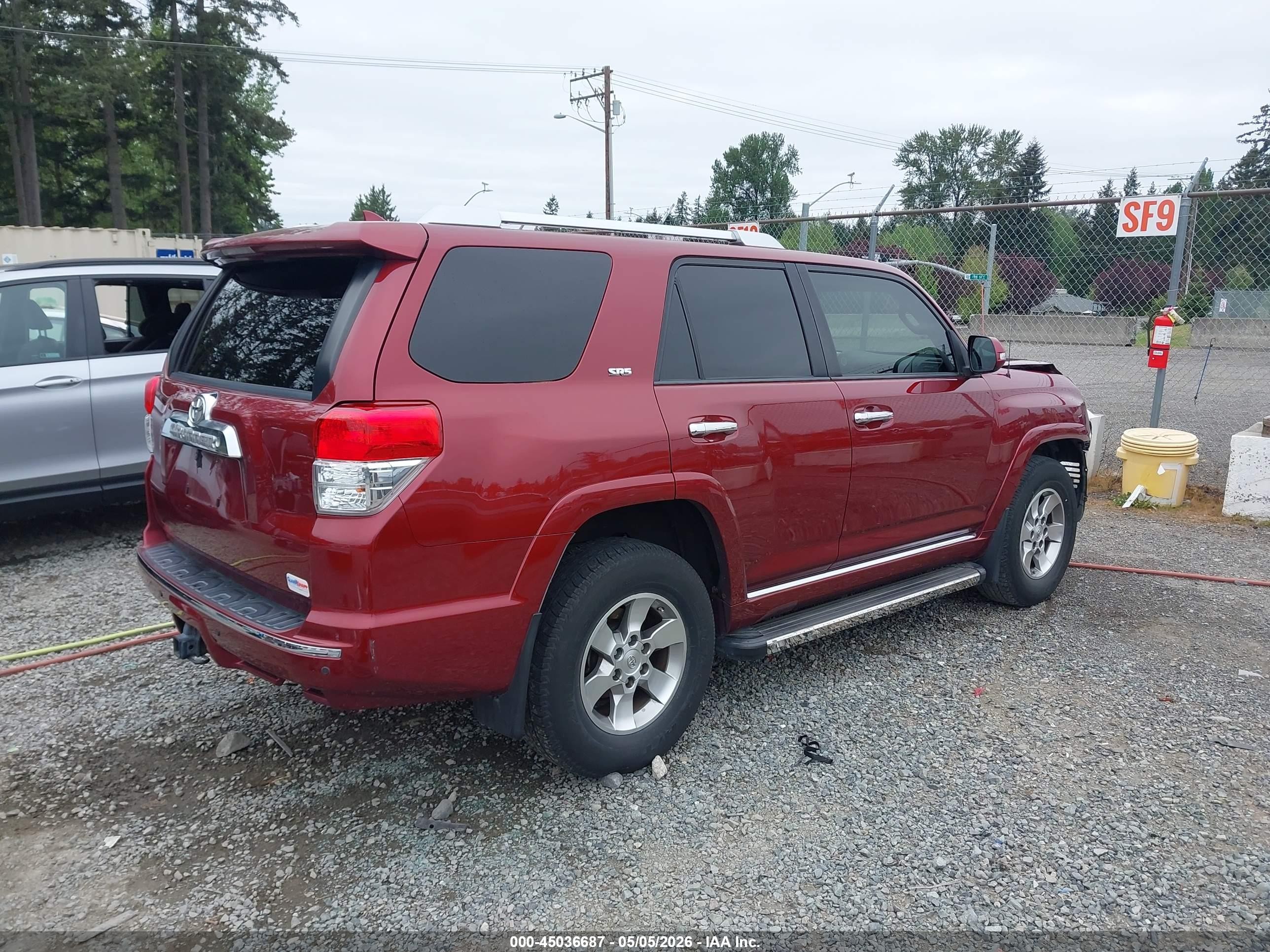 2012 Toyota 4runner Sr5 Red vin: JTEZU5JR8C5038696