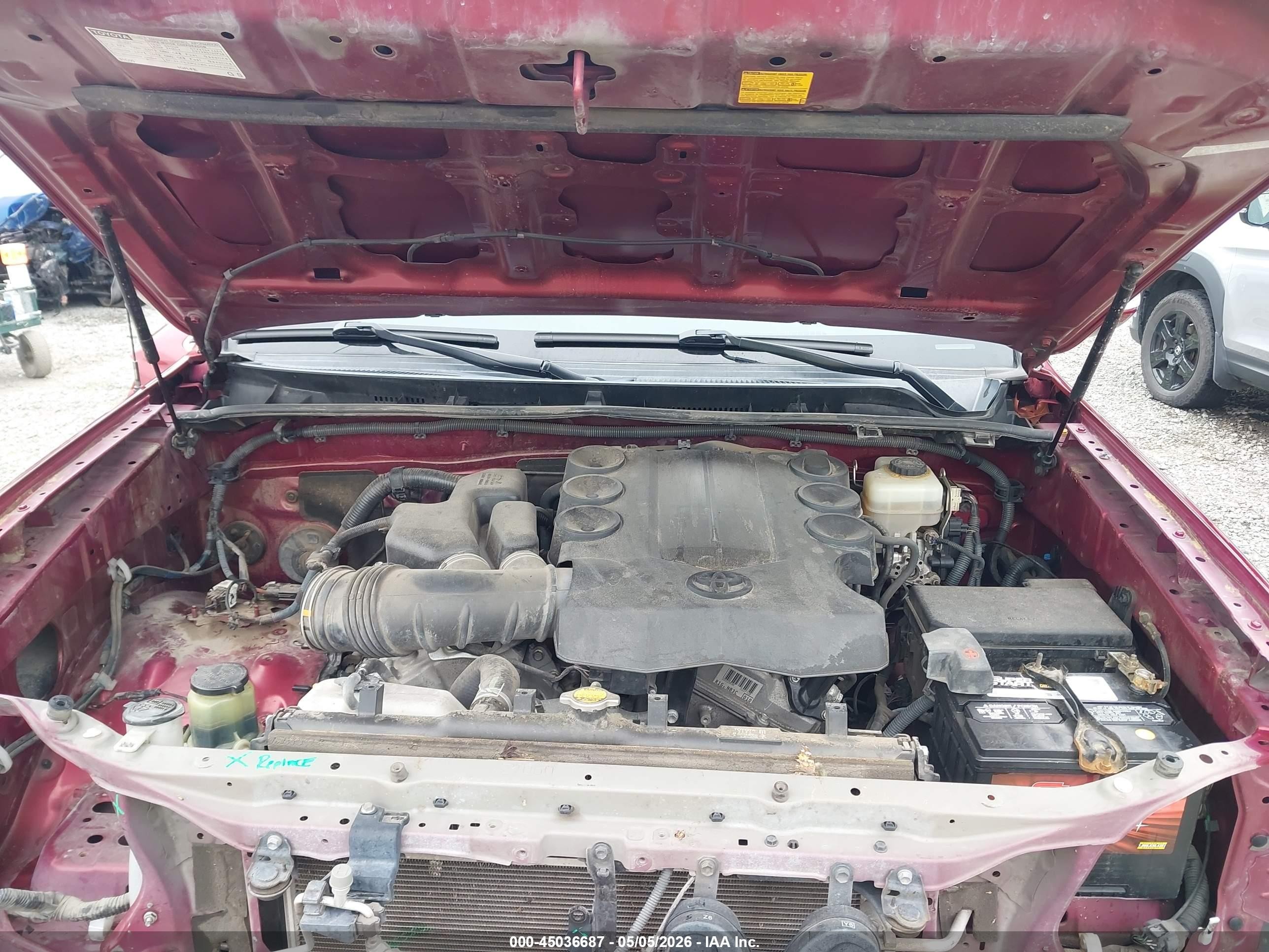 2012 Toyota 4runner Sr5 Red vin: JTEZU5JR8C5038696
