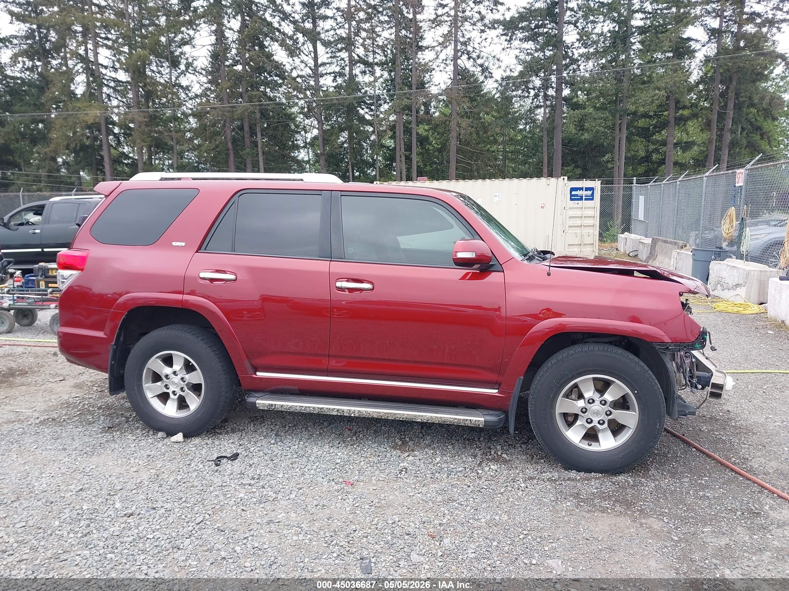 2012 Toyota 4runner Sr5 Red vin: JTEZU5JR8C5038696