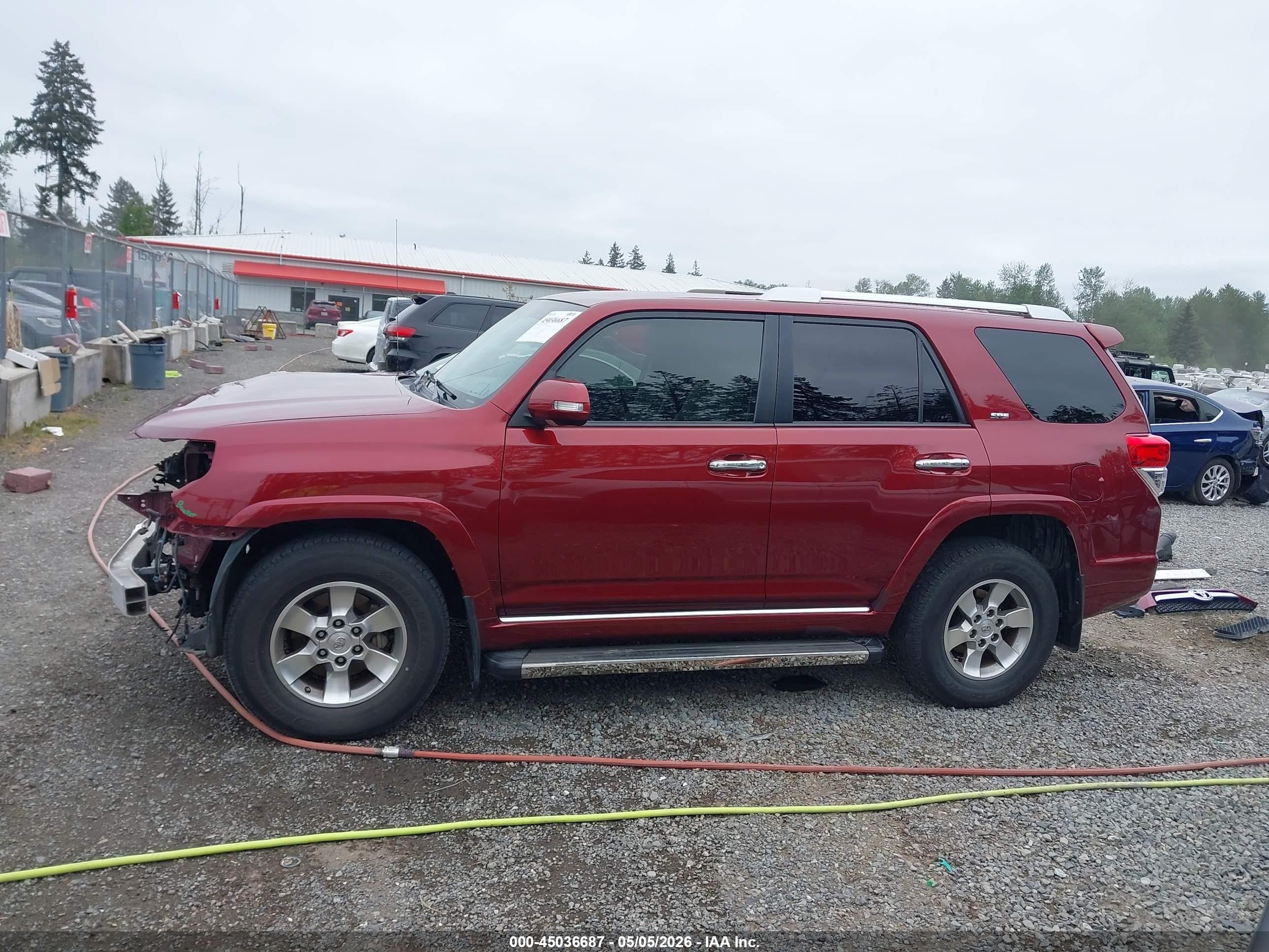 2012 Toyota 4runner Sr5 Red vin: JTEZU5JR8C5038696