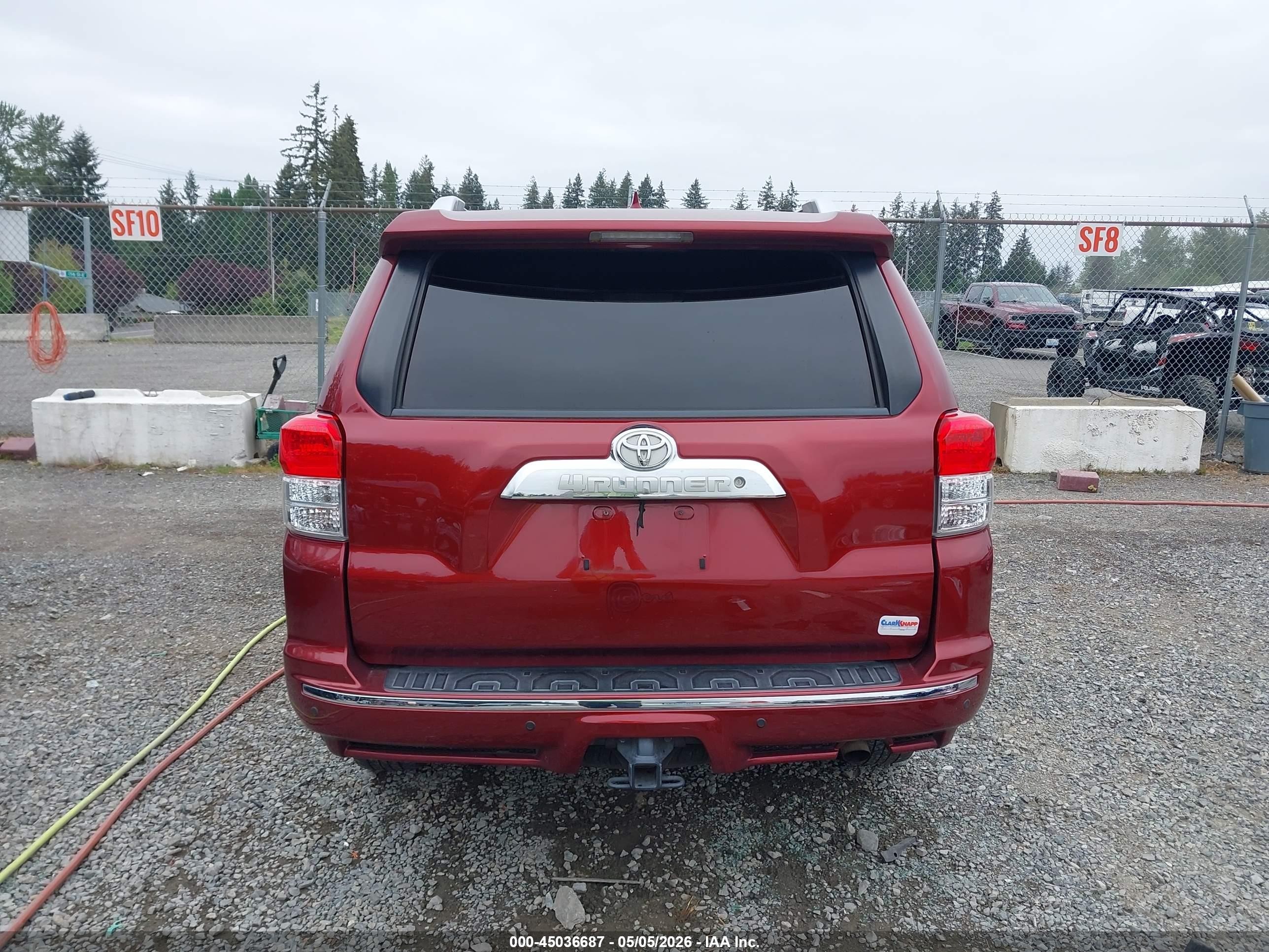 2012 Toyota 4runner Sr5 Red vin: JTEZU5JR8C5038696
