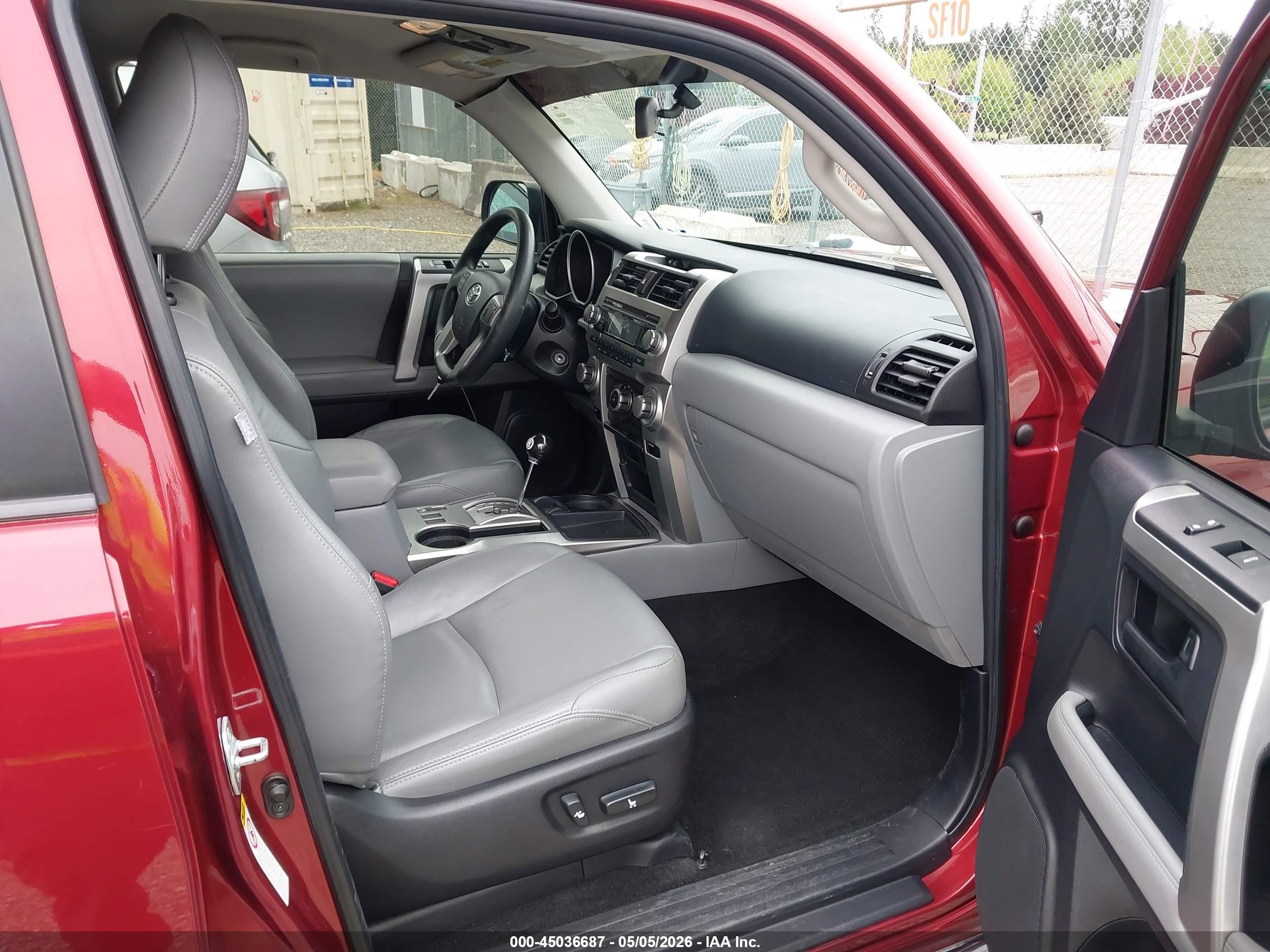 2012 Toyota 4runner Sr5 Red vin: JTEZU5JR8C5038696