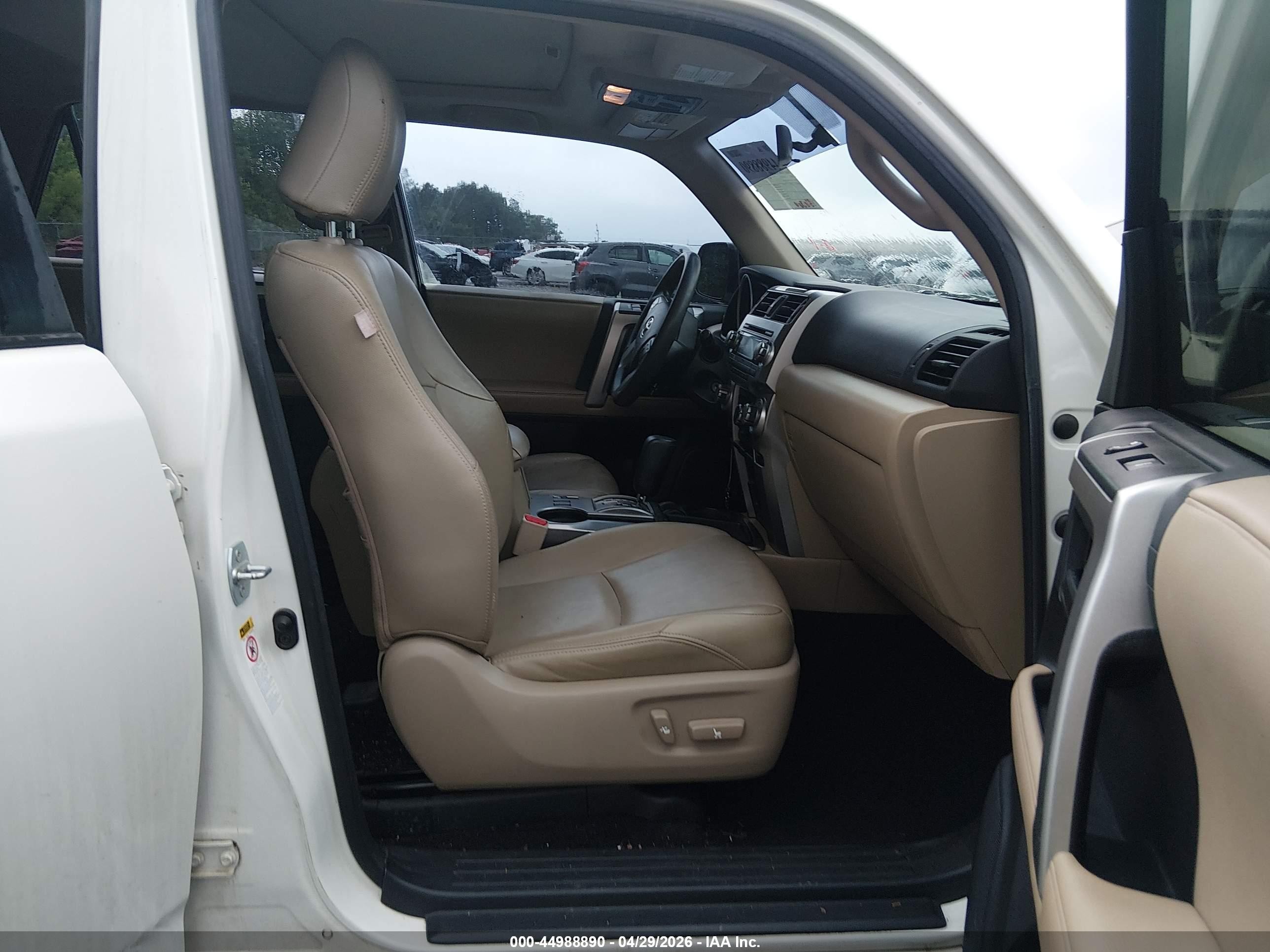 2012 Toyota 4runner Sr5 Белый vin: JTEZU5JR8C5043316