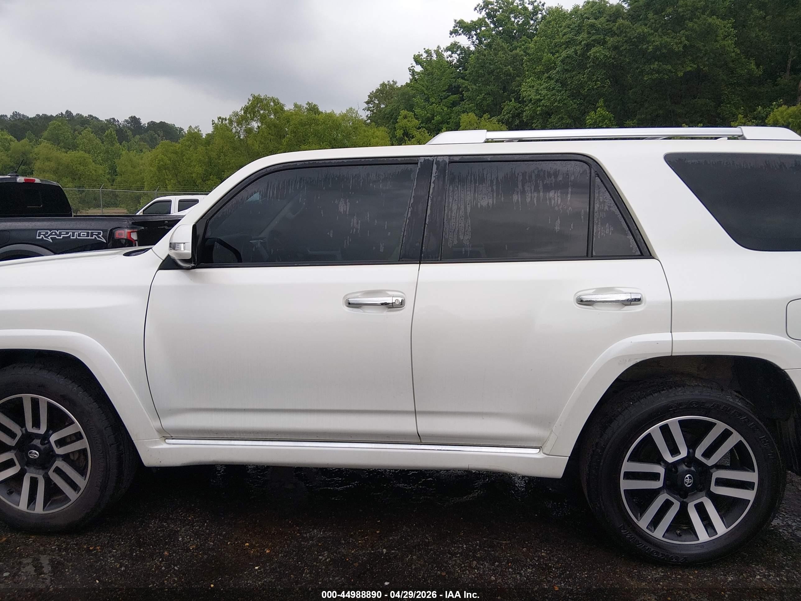 2012 Toyota 4runner Sr5 Белый vin: JTEZU5JR8C5043316