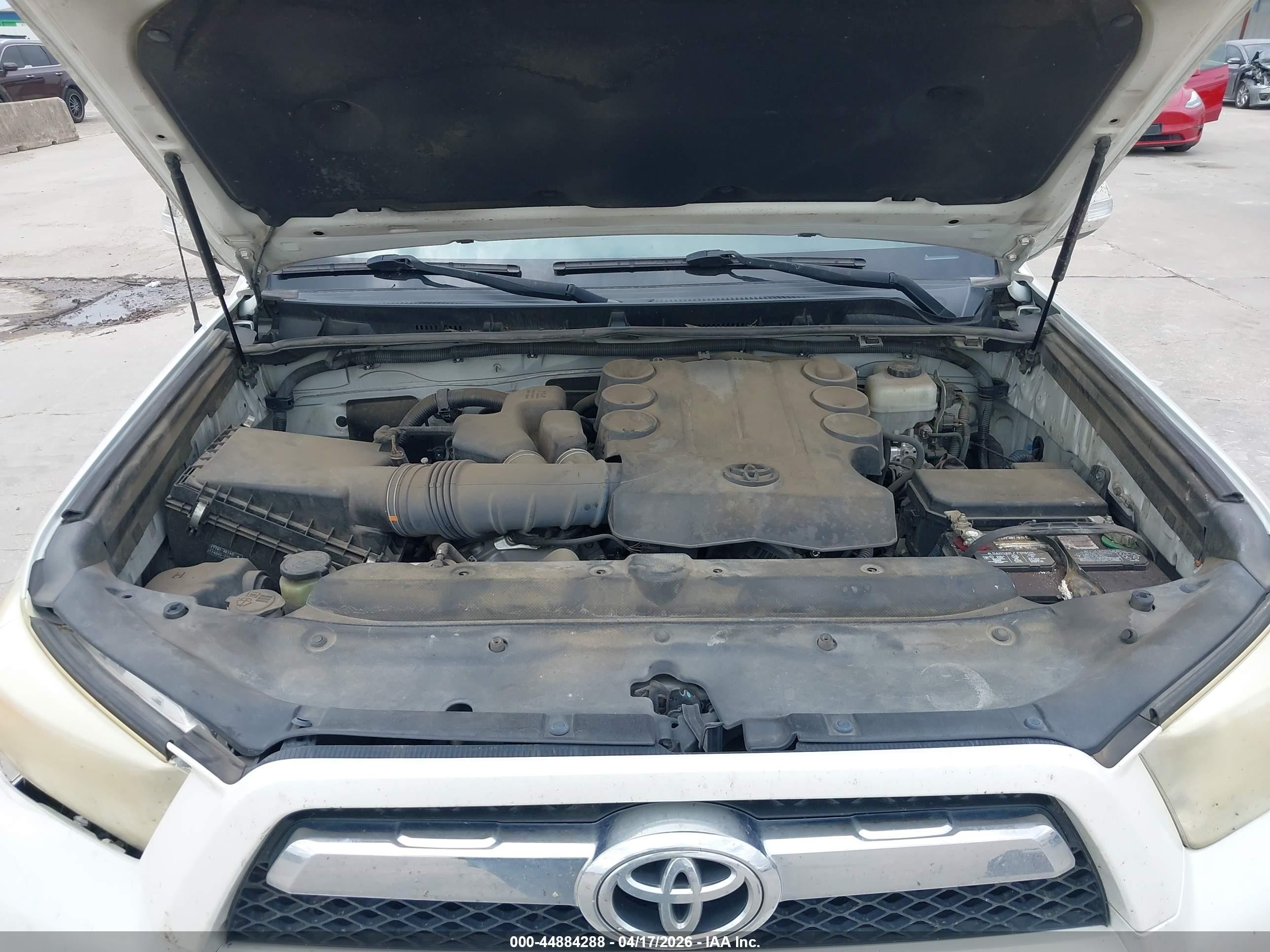 2013 Toyota 4runner Limited White vin: JTEZU5JR8D5046587