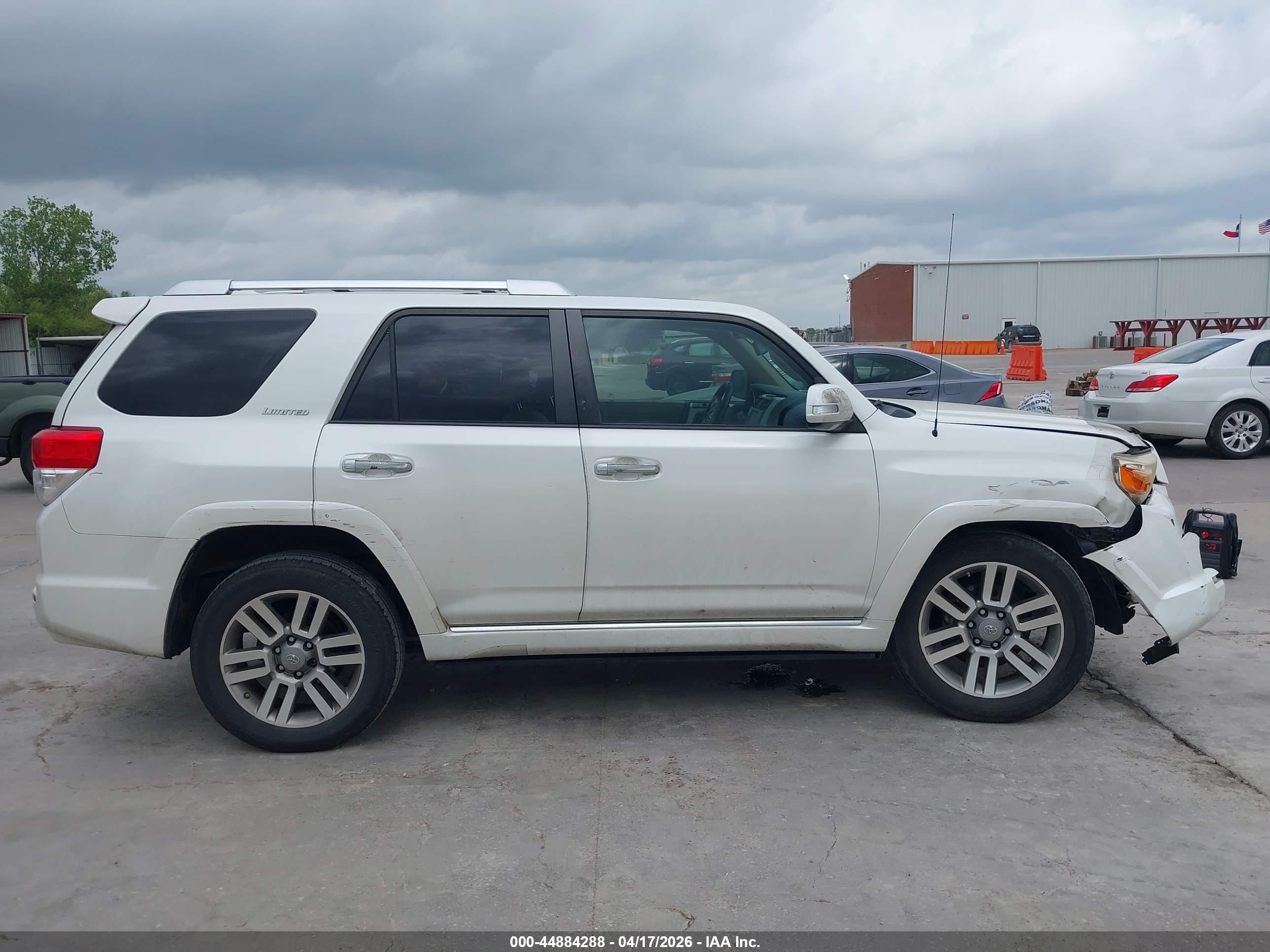 2013 Toyota 4runner Limited White vin: JTEZU5JR8D5046587