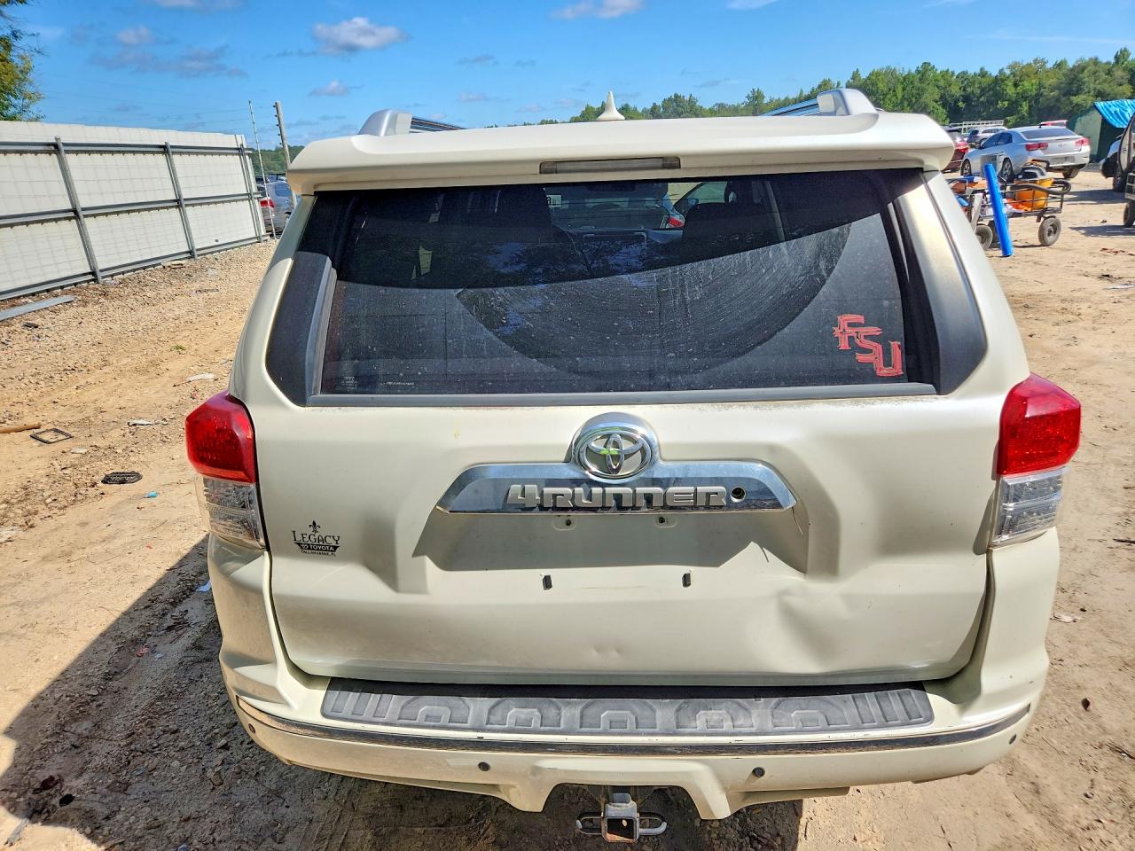 2013 Toyota 4runner Sr5 White vin: JTEZU5JR8D5048355