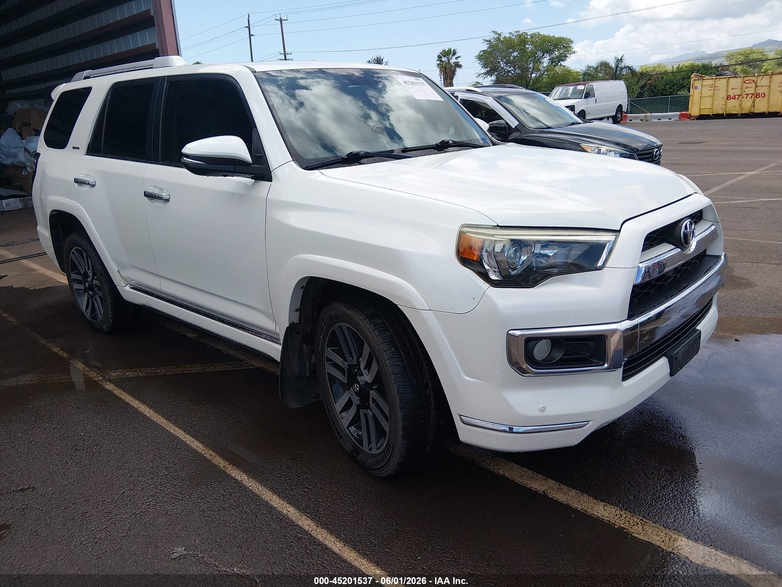 2014 Toyota 4runner Limited/sr5/sr5 Premium White vin: JTEZU5JR8E5069417