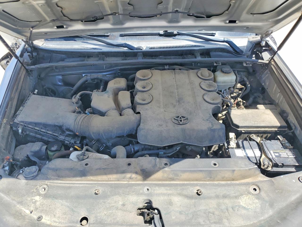 2014 Toyota 4runner Sr5 Premium Silver vin: JTEZU5JR8E5070485