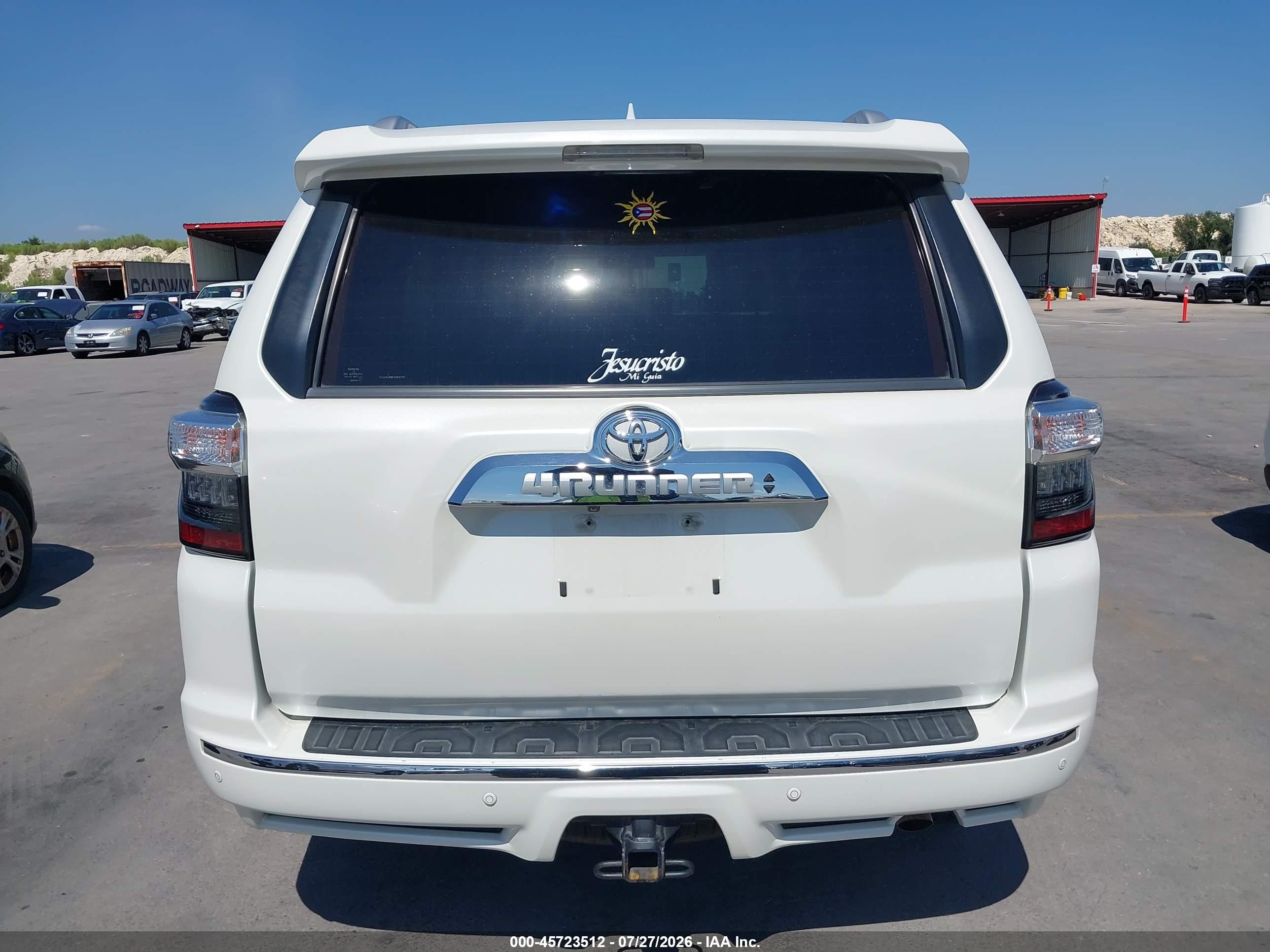 2015 Toyota 4runner Limited White vin: JTEZU5JR8F5085750