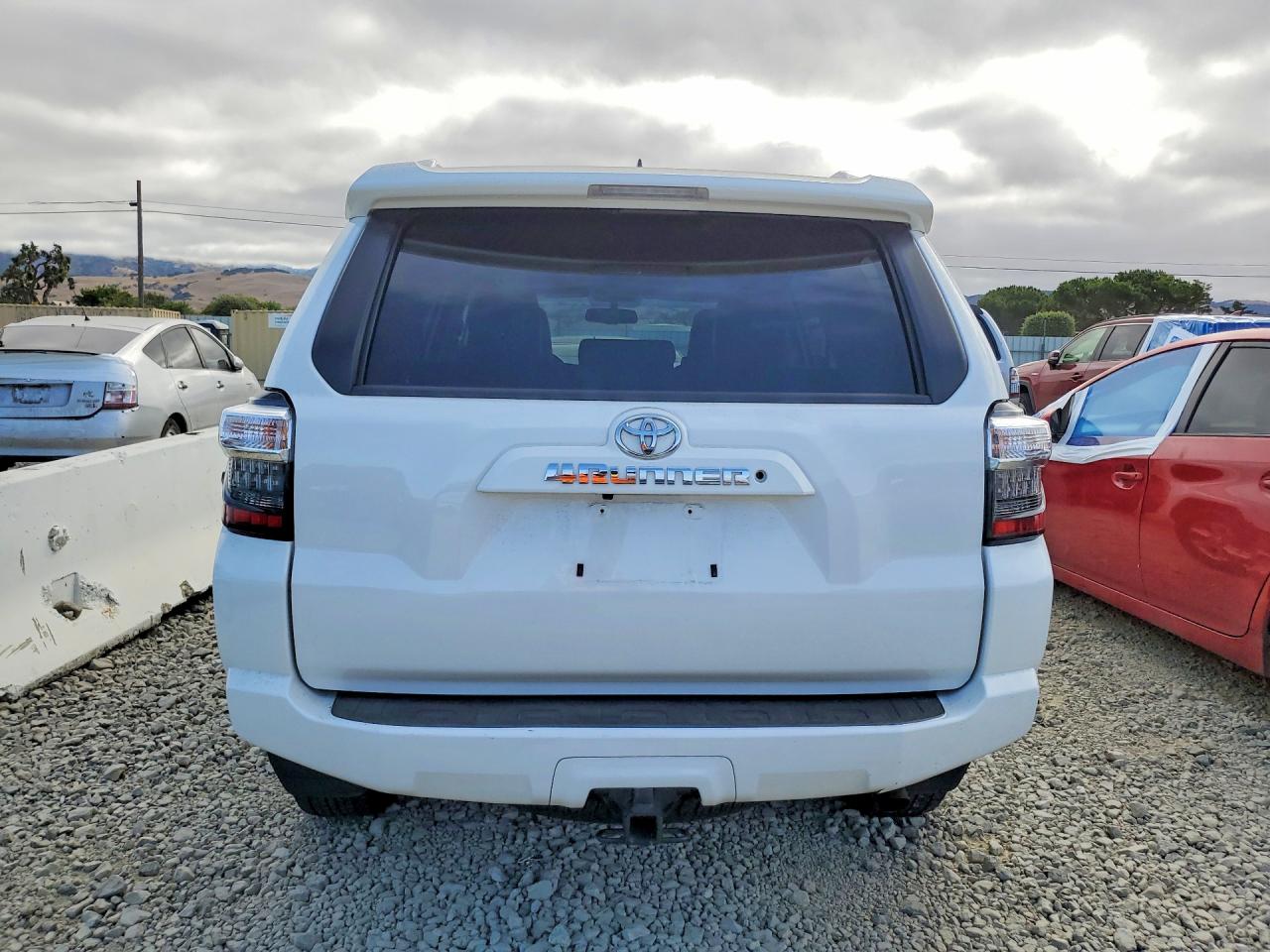 2015 Toyota 4runner Sr5 Premium White vin: JTEZU5JR8F5108928