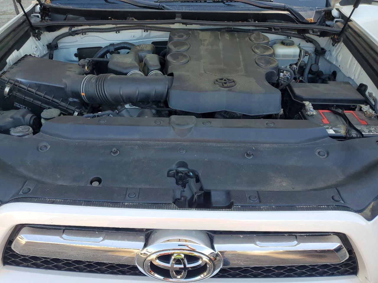 2013 Toyota 4runner Sr5 White vin: JTEZU5JR9D5049823