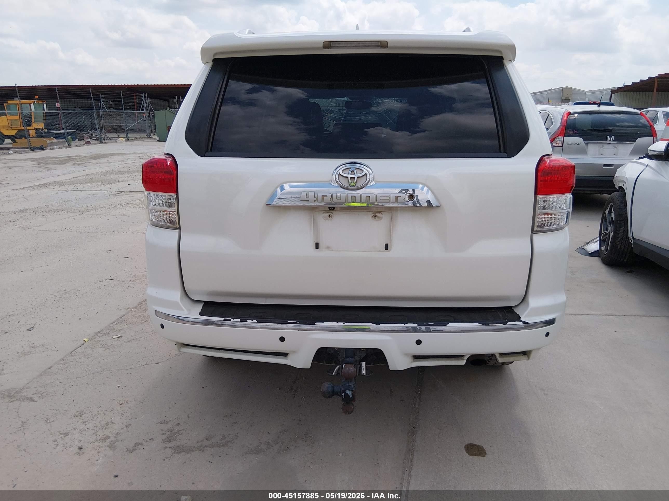 2013 Toyota 4runner Sr5 White vin: JTEZU5JR9D5053872