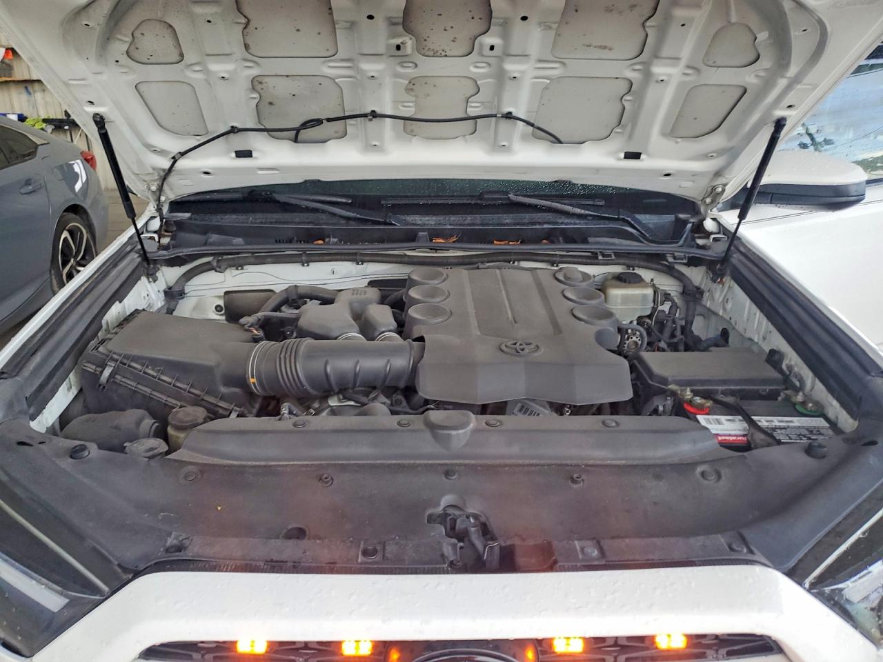 2014 Toyota 4runner Sr5 White vin: JTEZU5JR9E5081026