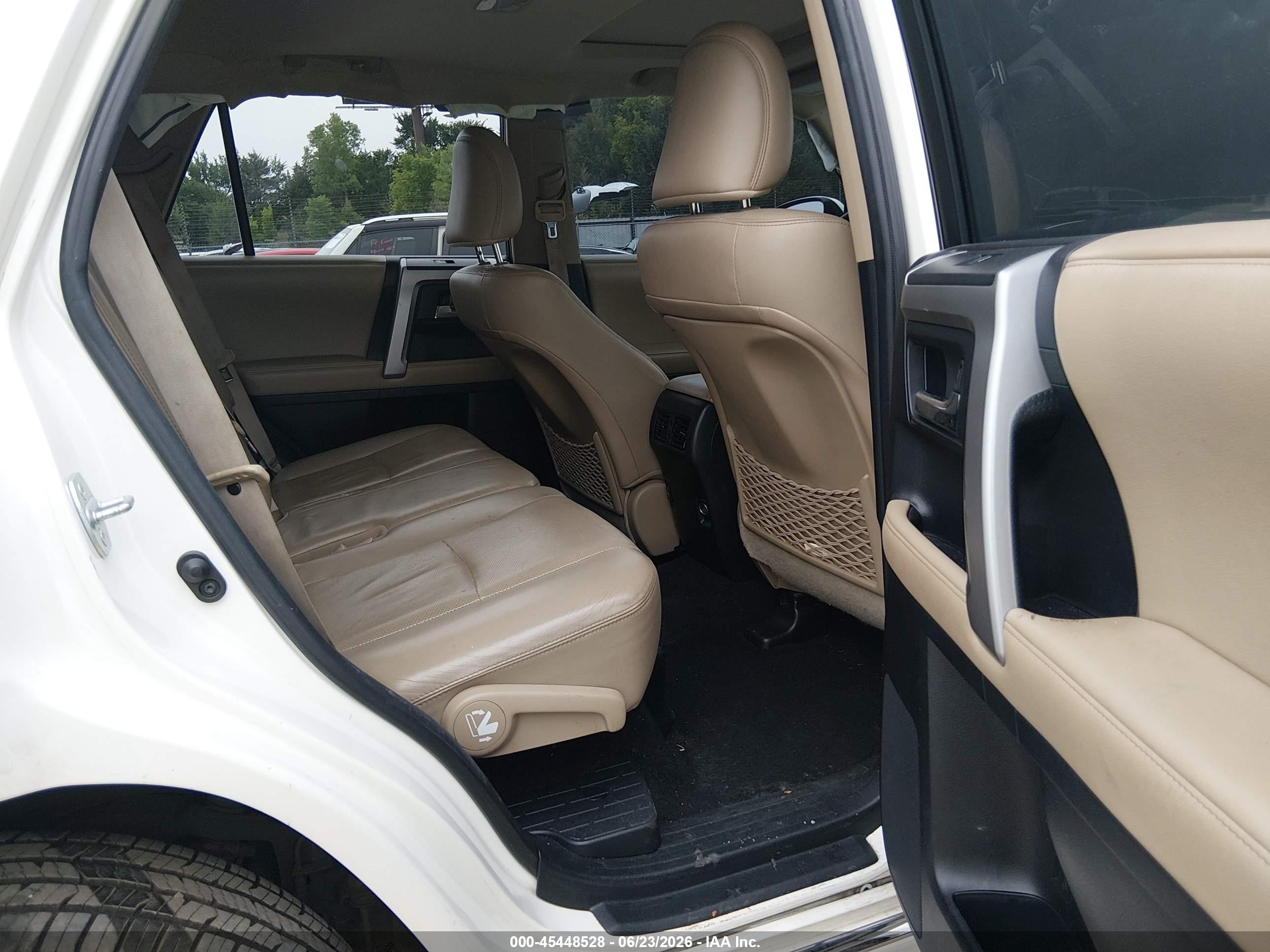 2015 Toyota 4runner Limited White vin: JTEZU5JR9F5091136