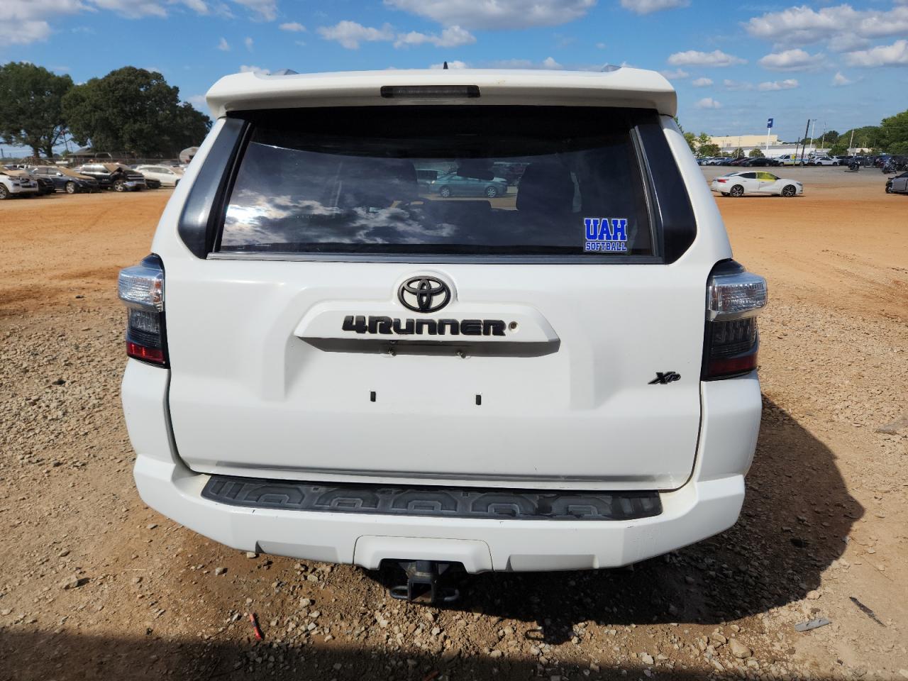 2015 Toyota 4runner Sr5 White vin: JTEZU5JR9F5109957