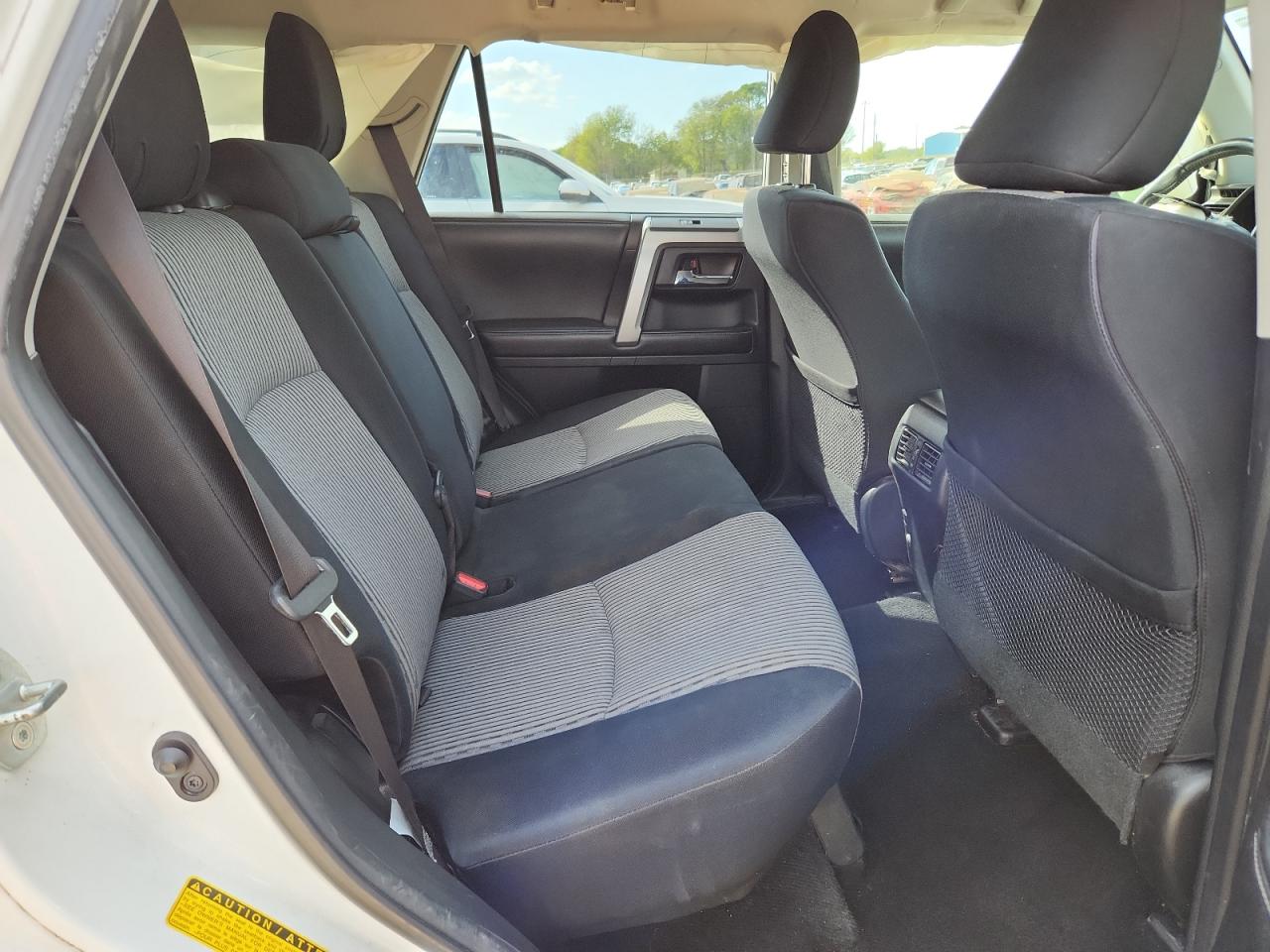 2015 Toyota 4runner Sr5 White vin: JTEZU5JR9F5109957