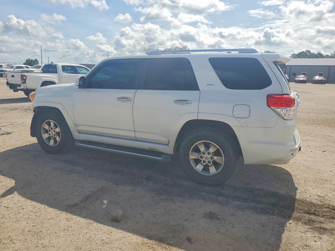 2011 Toyota 4runner Sr5 Белый vin: JTEZU5JRXB5014642